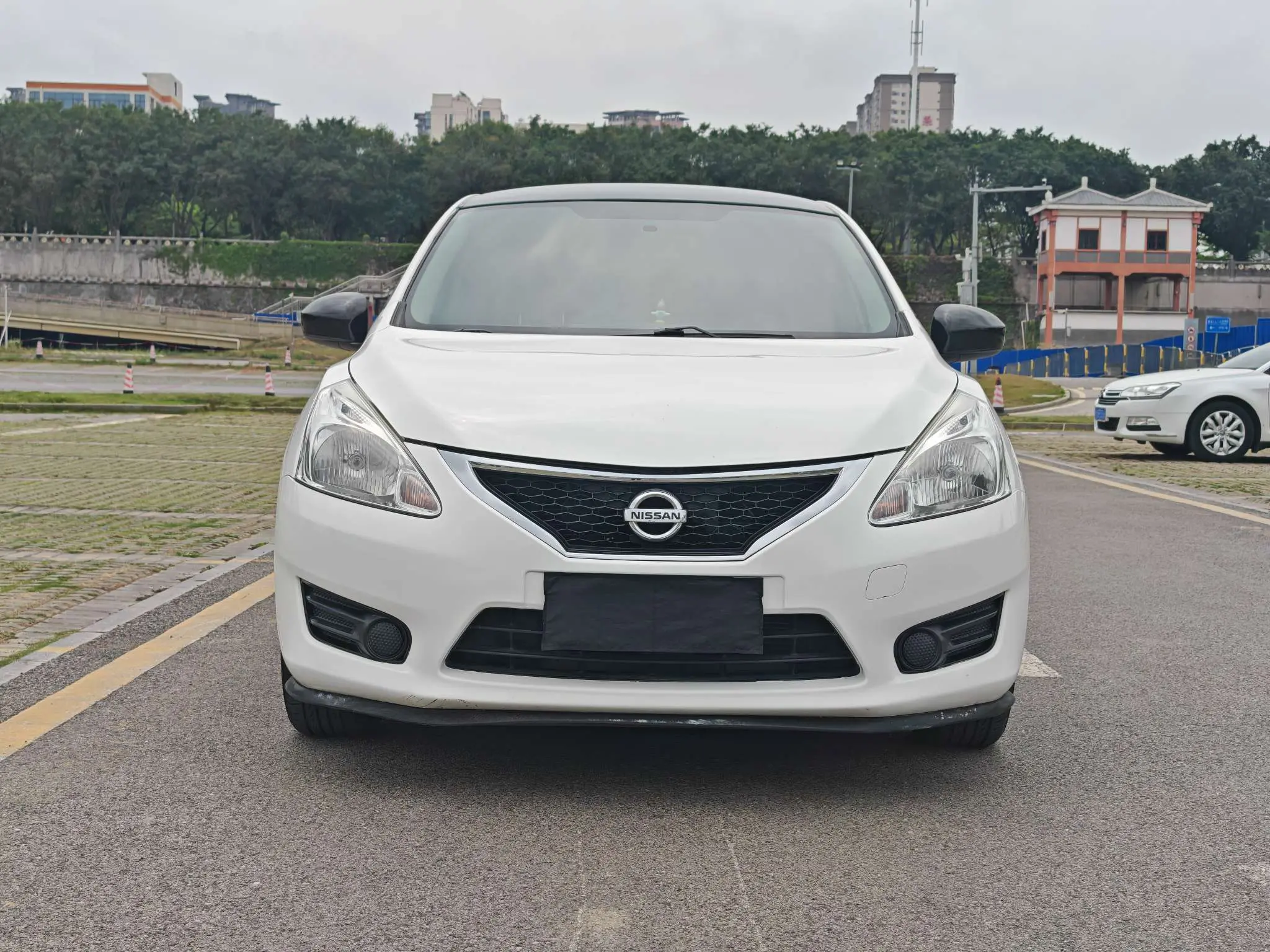 Nissan Tiida  из Китая