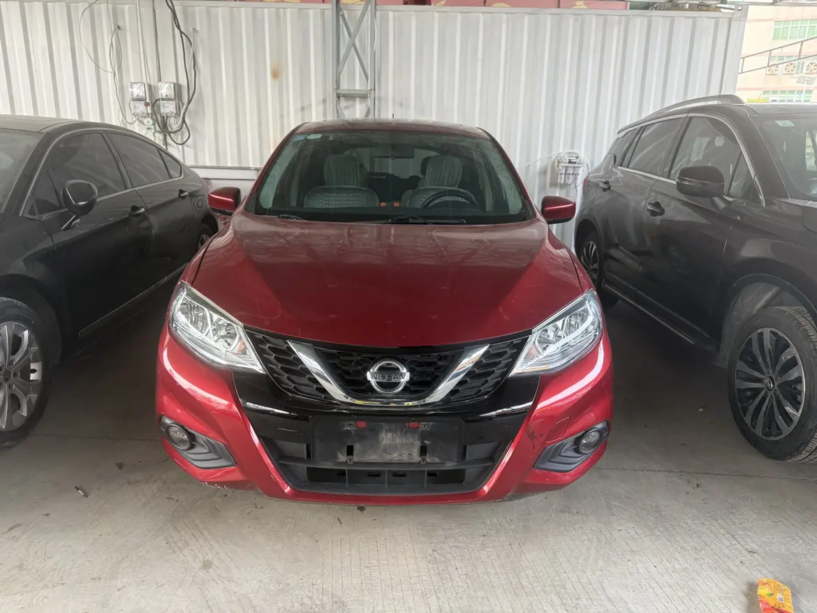 Nissan Tiida  из Китая