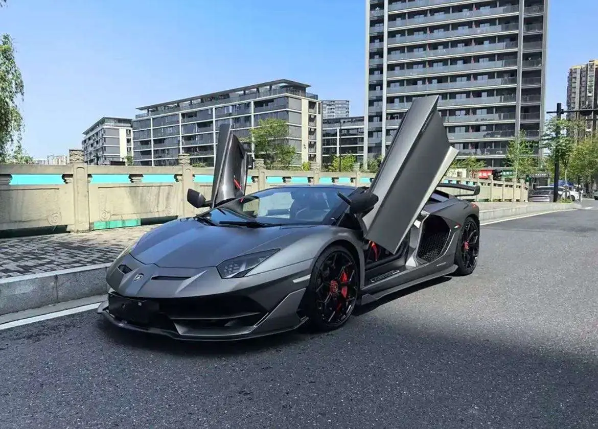 Lamborghini Aventador