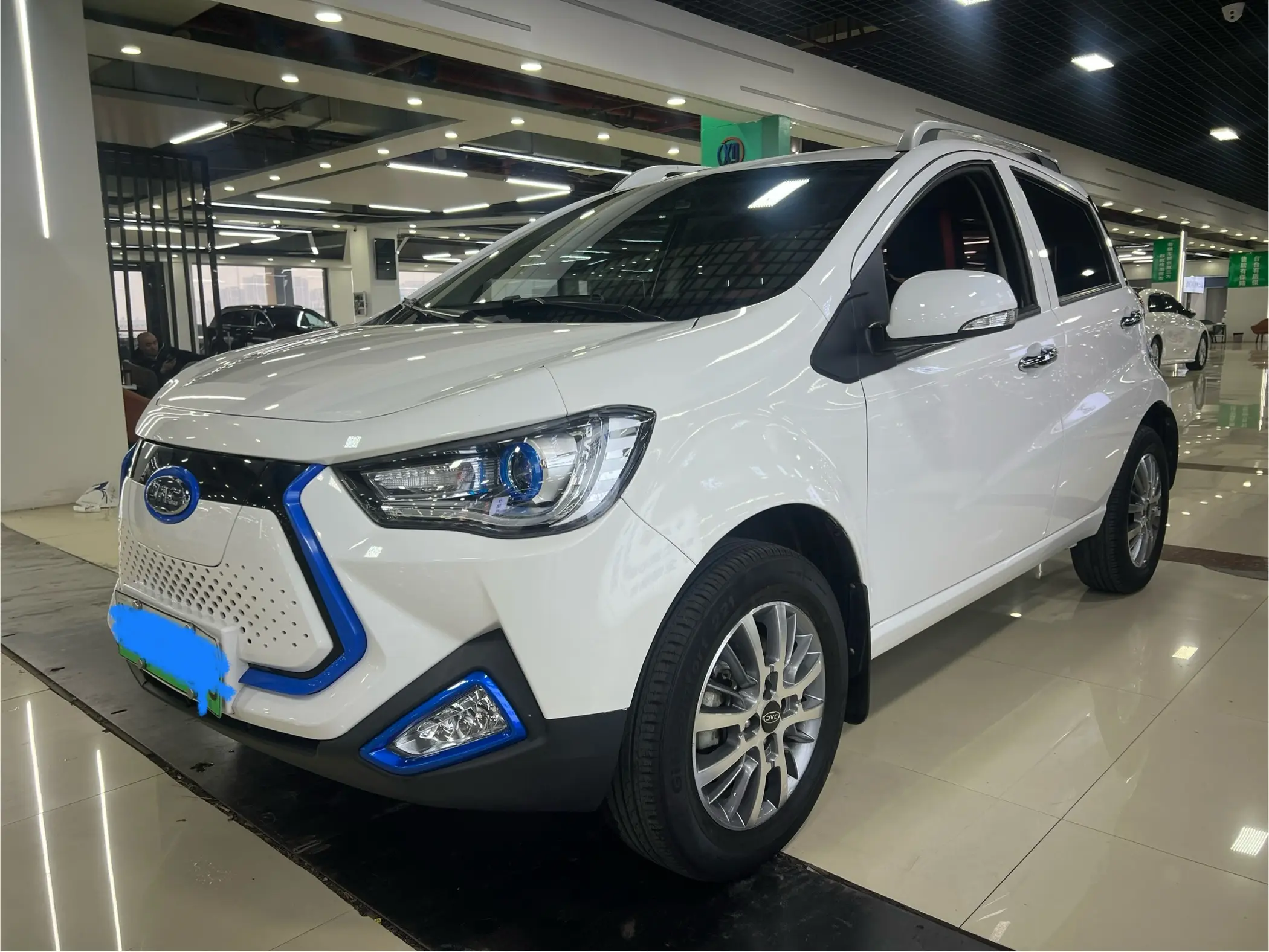 Jiangxi JAC iEV6E  из Китая