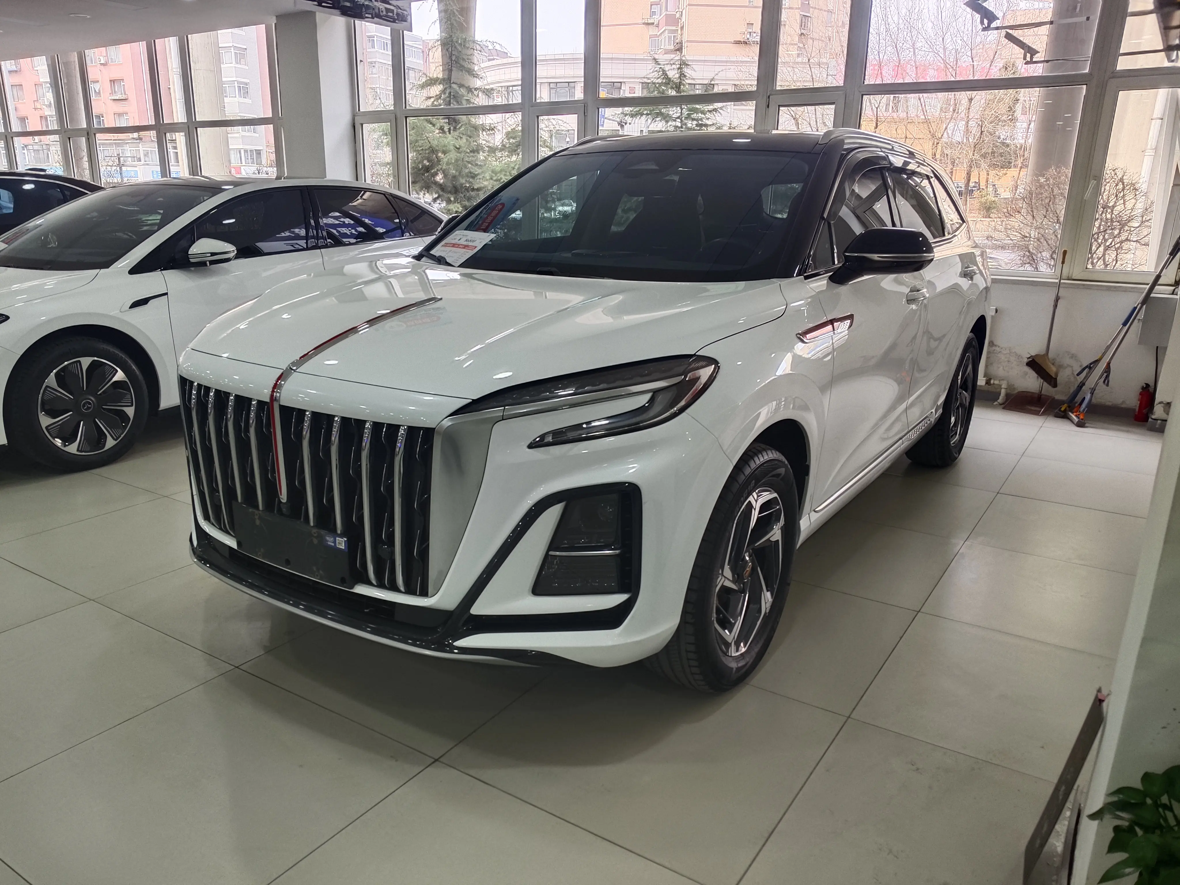 Hongqi HS3
