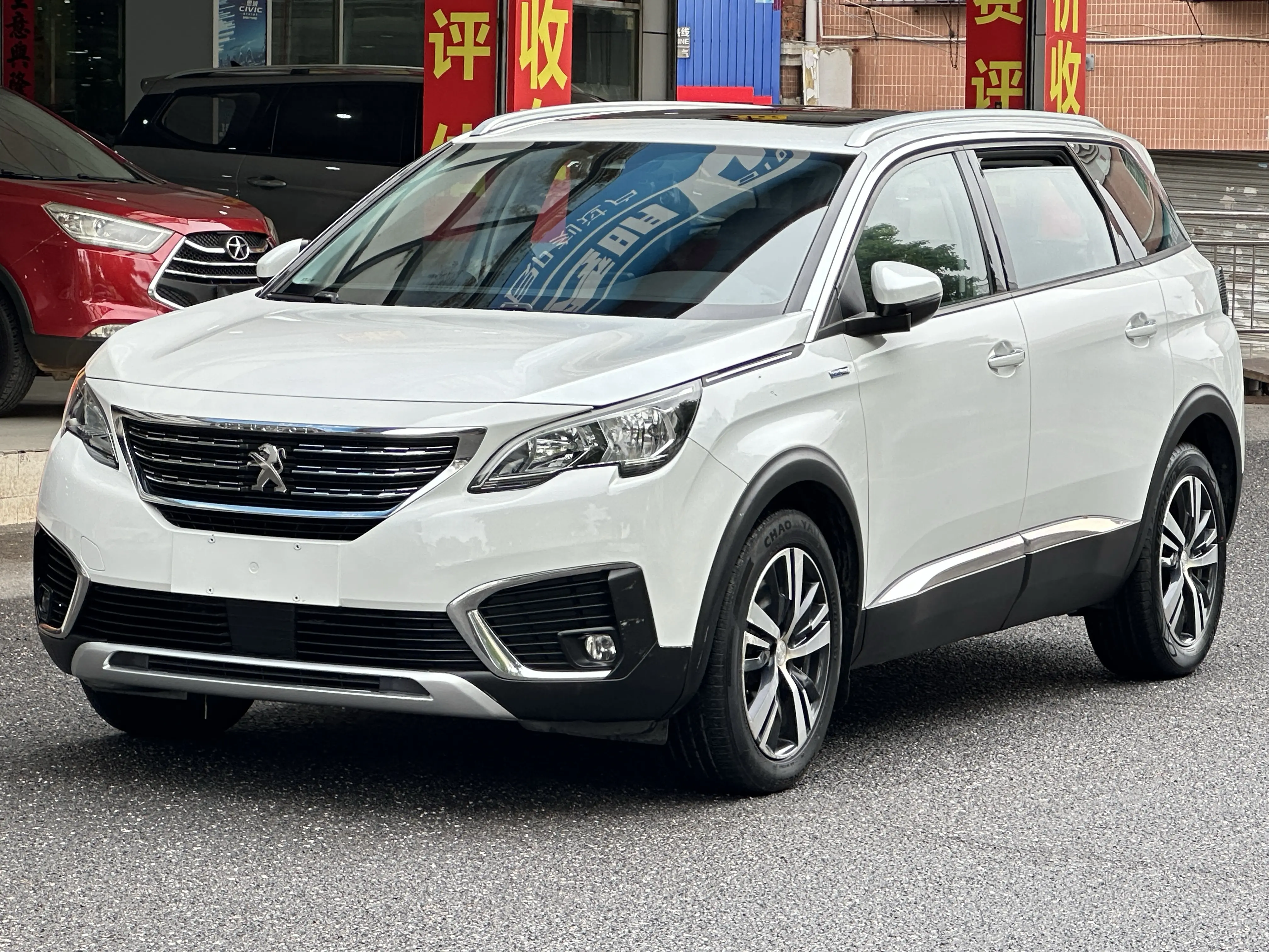 Peugeot 5008