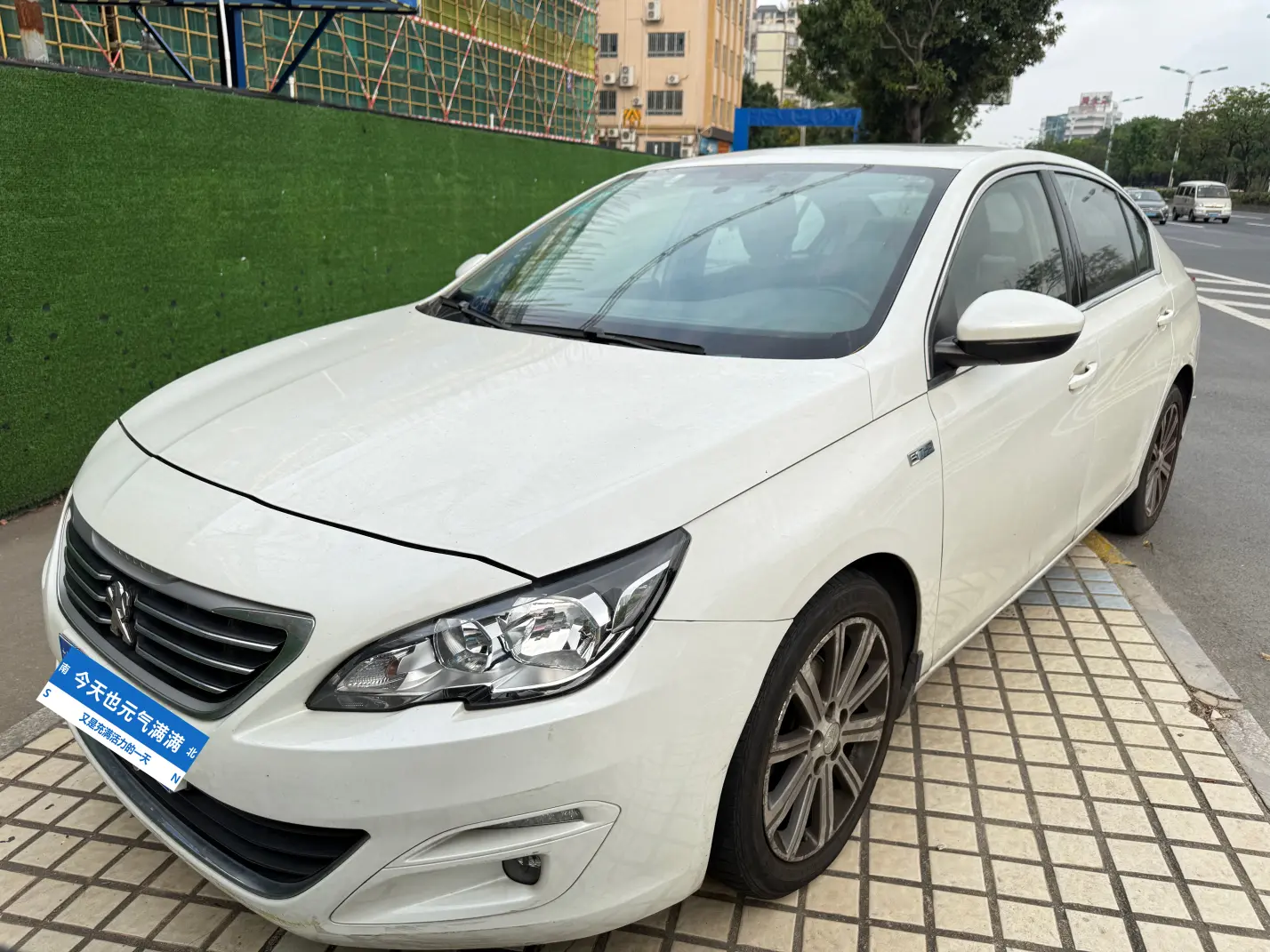Peugeot 408