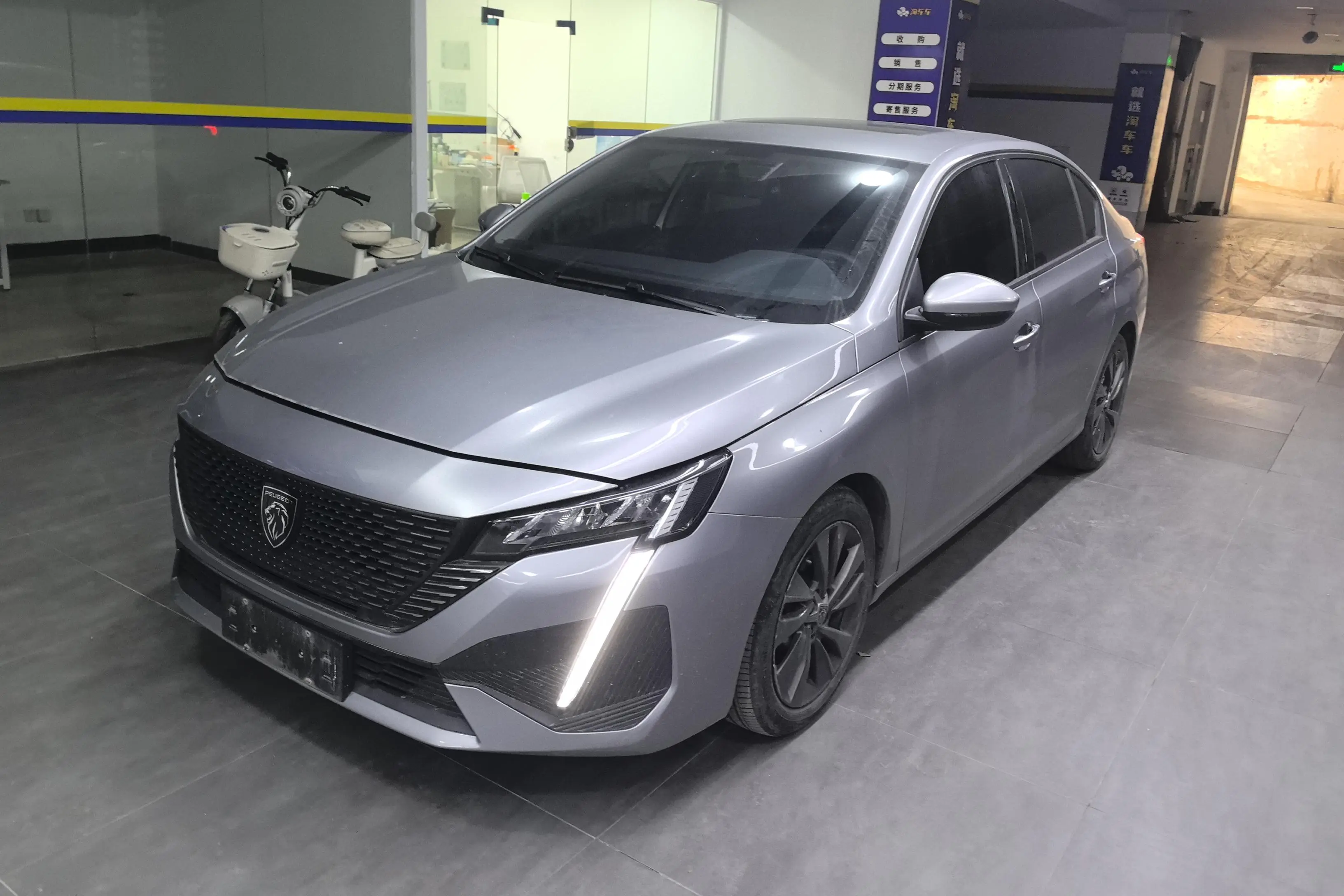 Peugeot 408