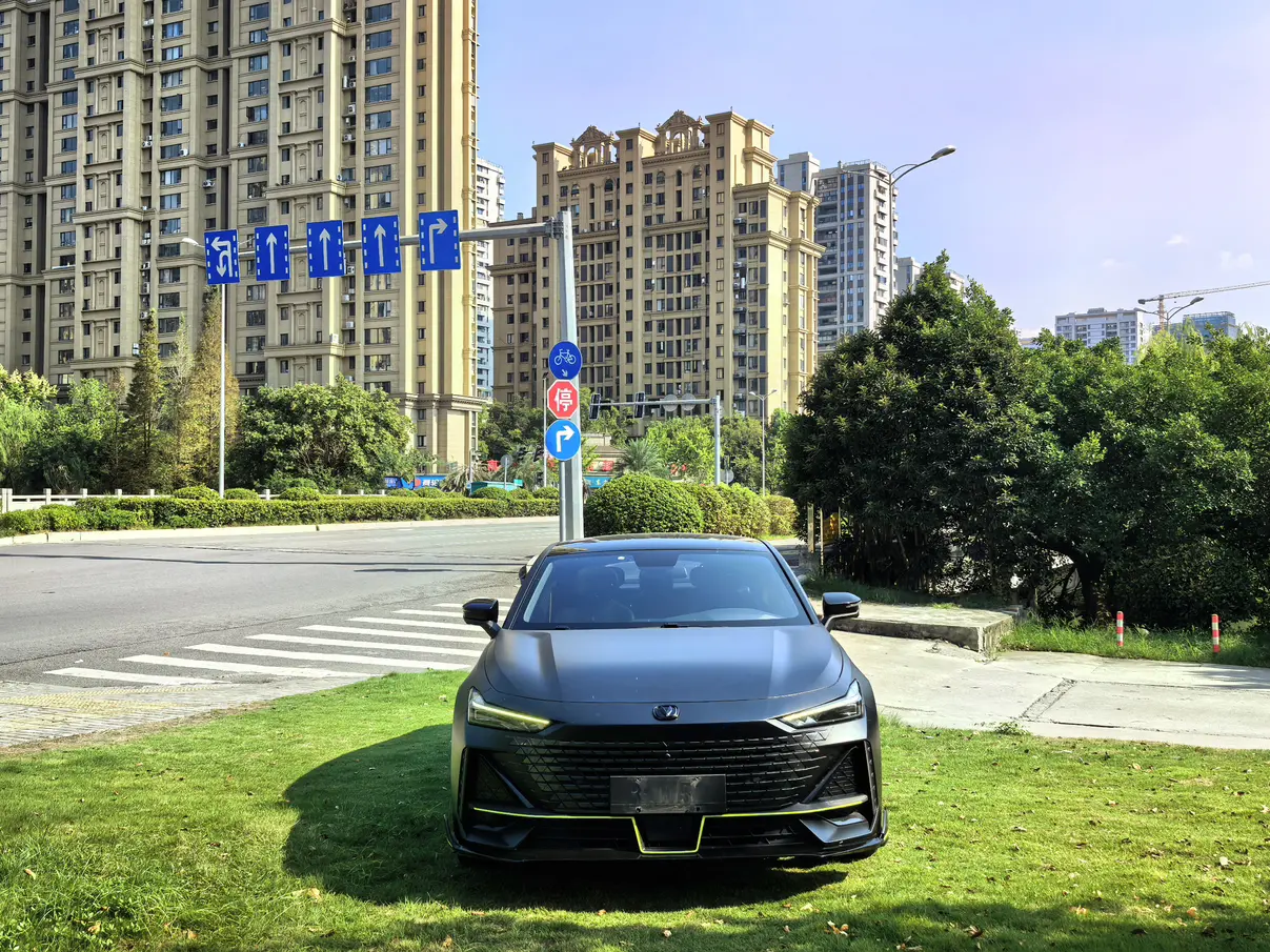 Changan UNI-V  из Китая