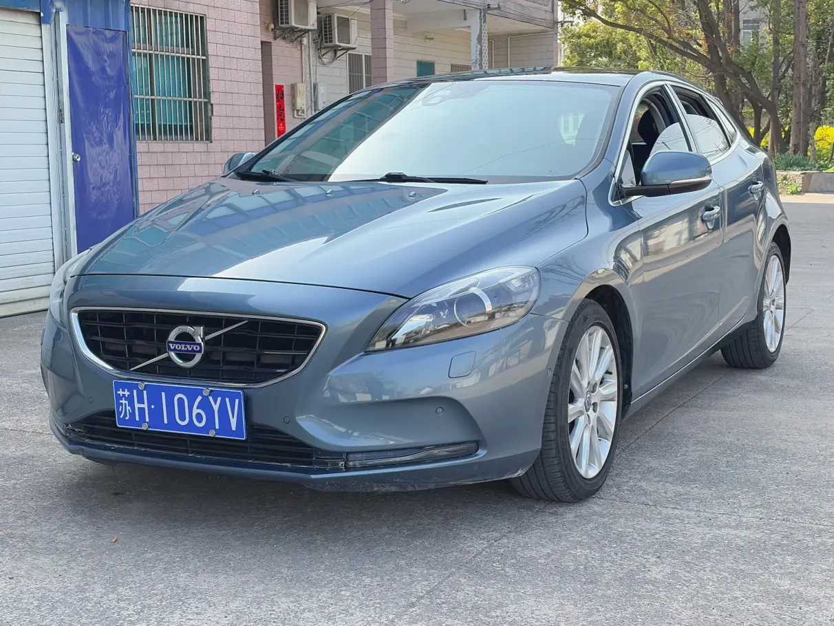 Volvo V40  из Китая