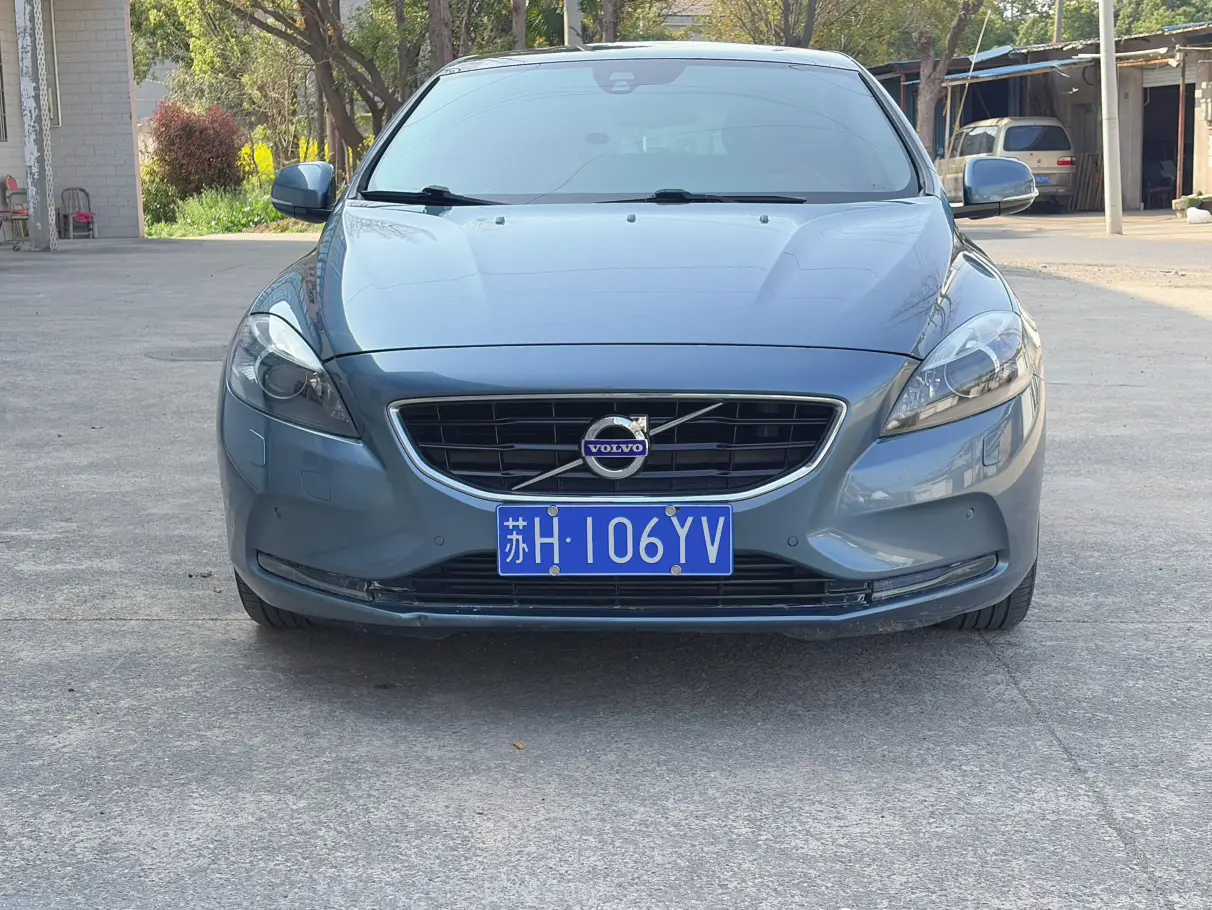 Volvo V40  из Китая
