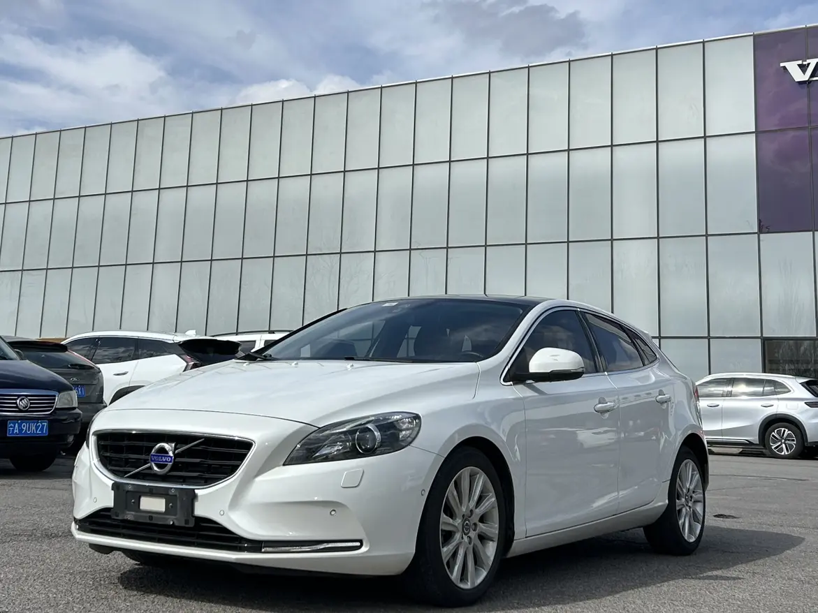 Volvo V40  из Китая