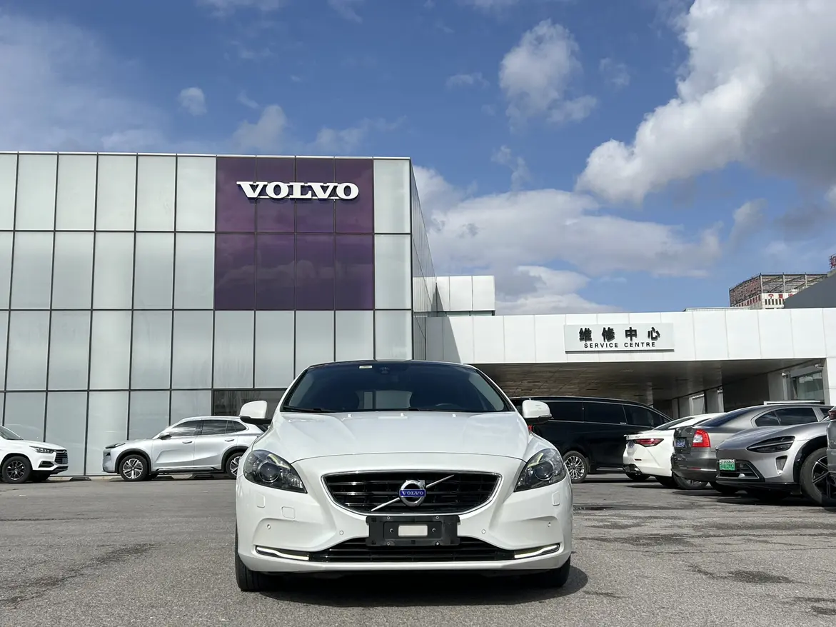 Volvo V40  из Китая