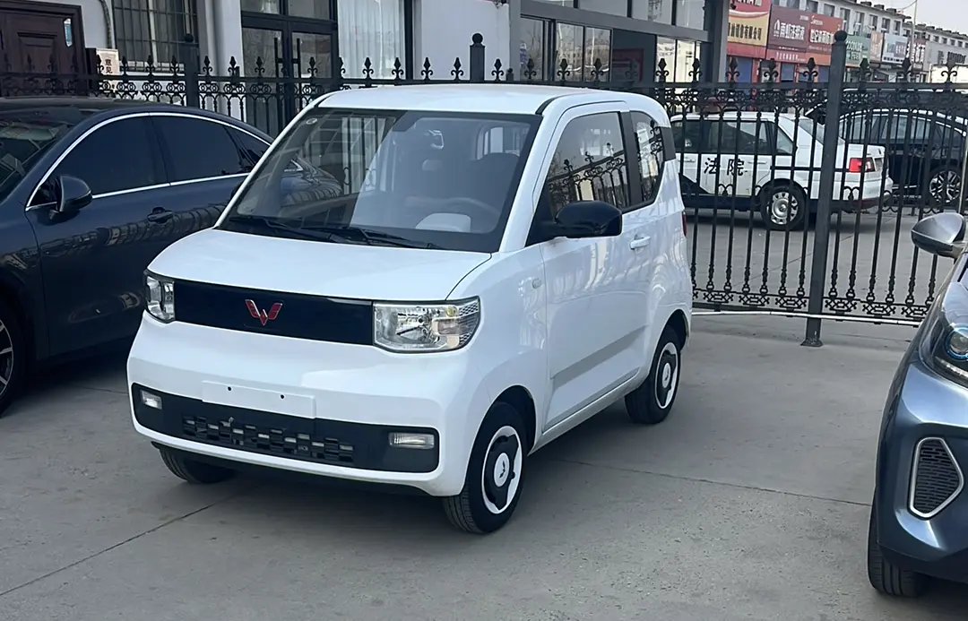 Wuling Hongguang MINIEV  из Китая