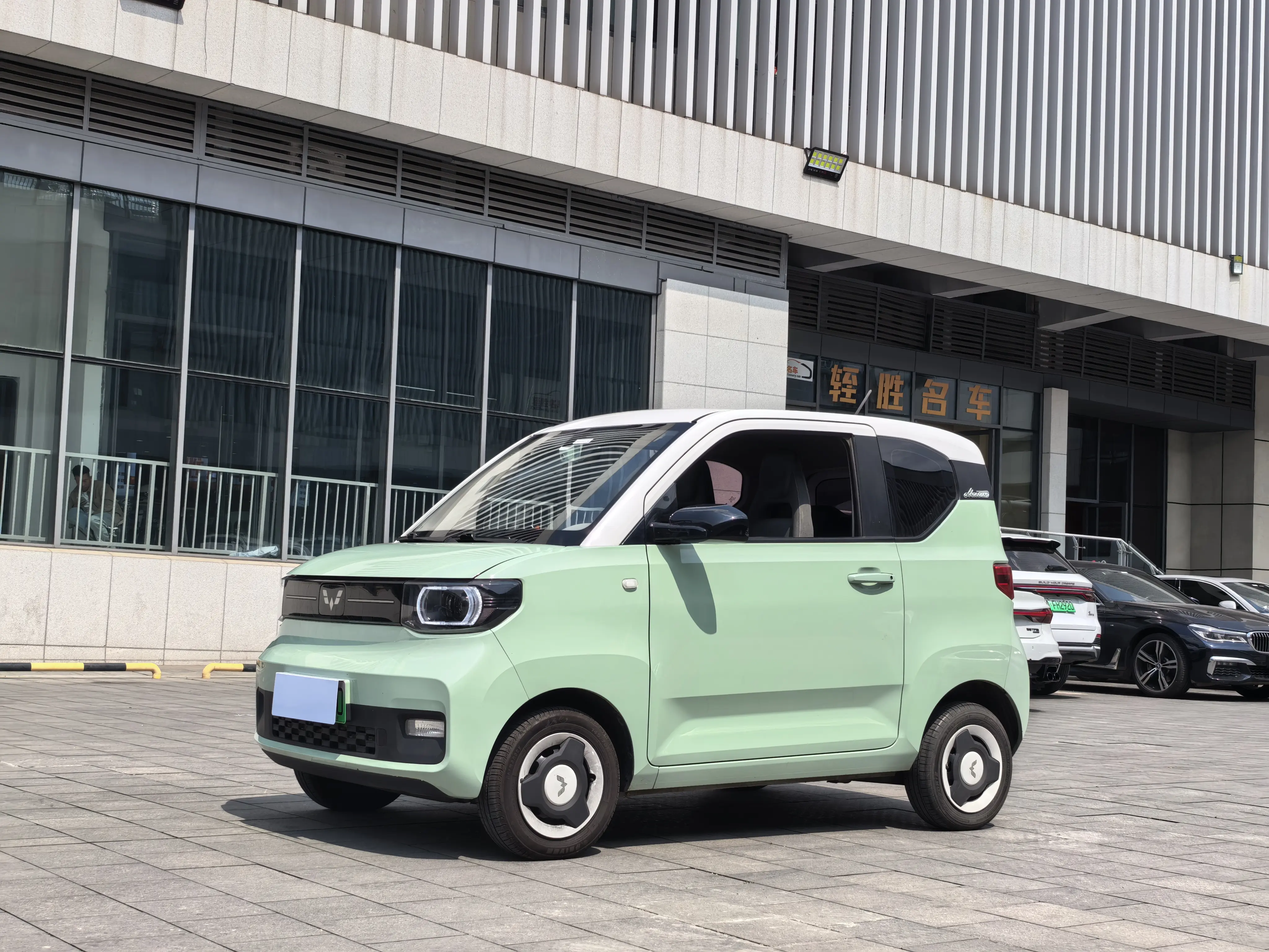 Wuling Hongguang MINIEV  из Китая