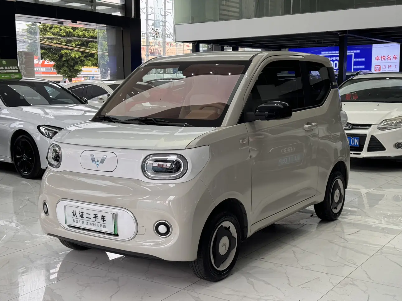 Wuling Hongguang MINIEV  из Китая
