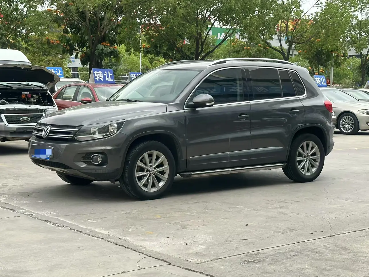 Volkswagen Tiguan (Tharu)