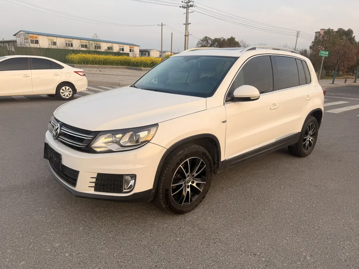Volkswagen Tiguan (Tharu)