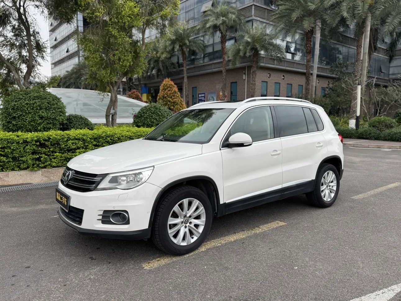 Volkswagen Tiguan (Tharu)