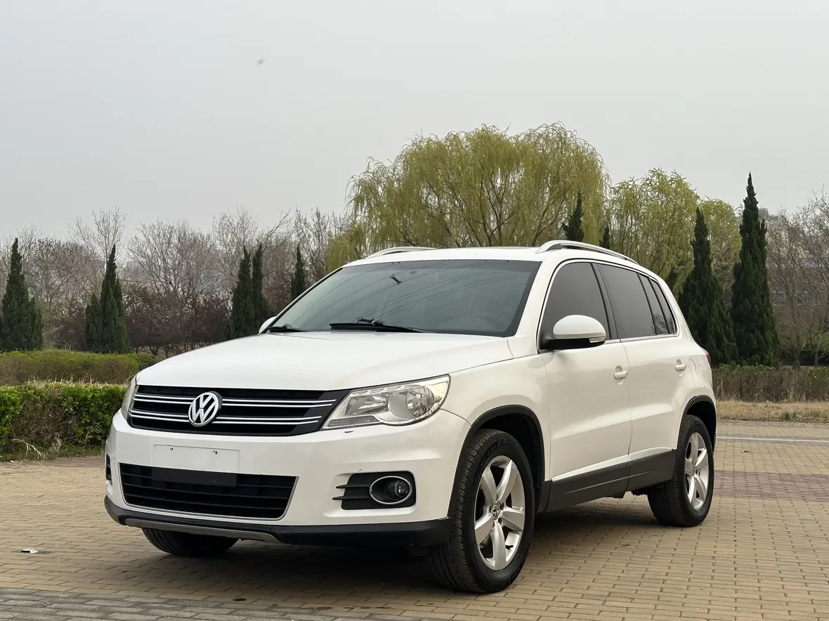 Volkswagen Tiguan (Tharu)