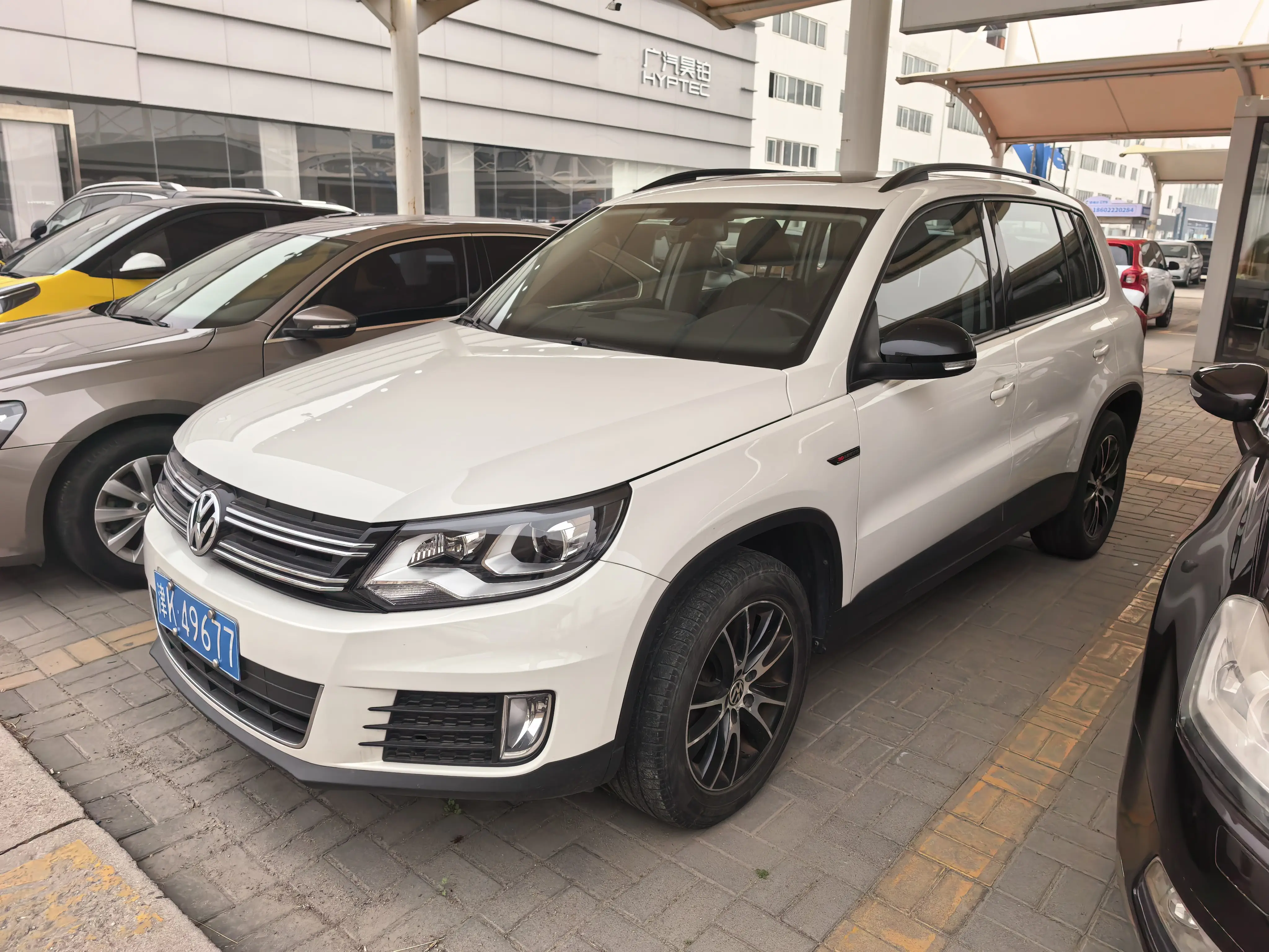 Volkswagen Tiguan (Tharu)