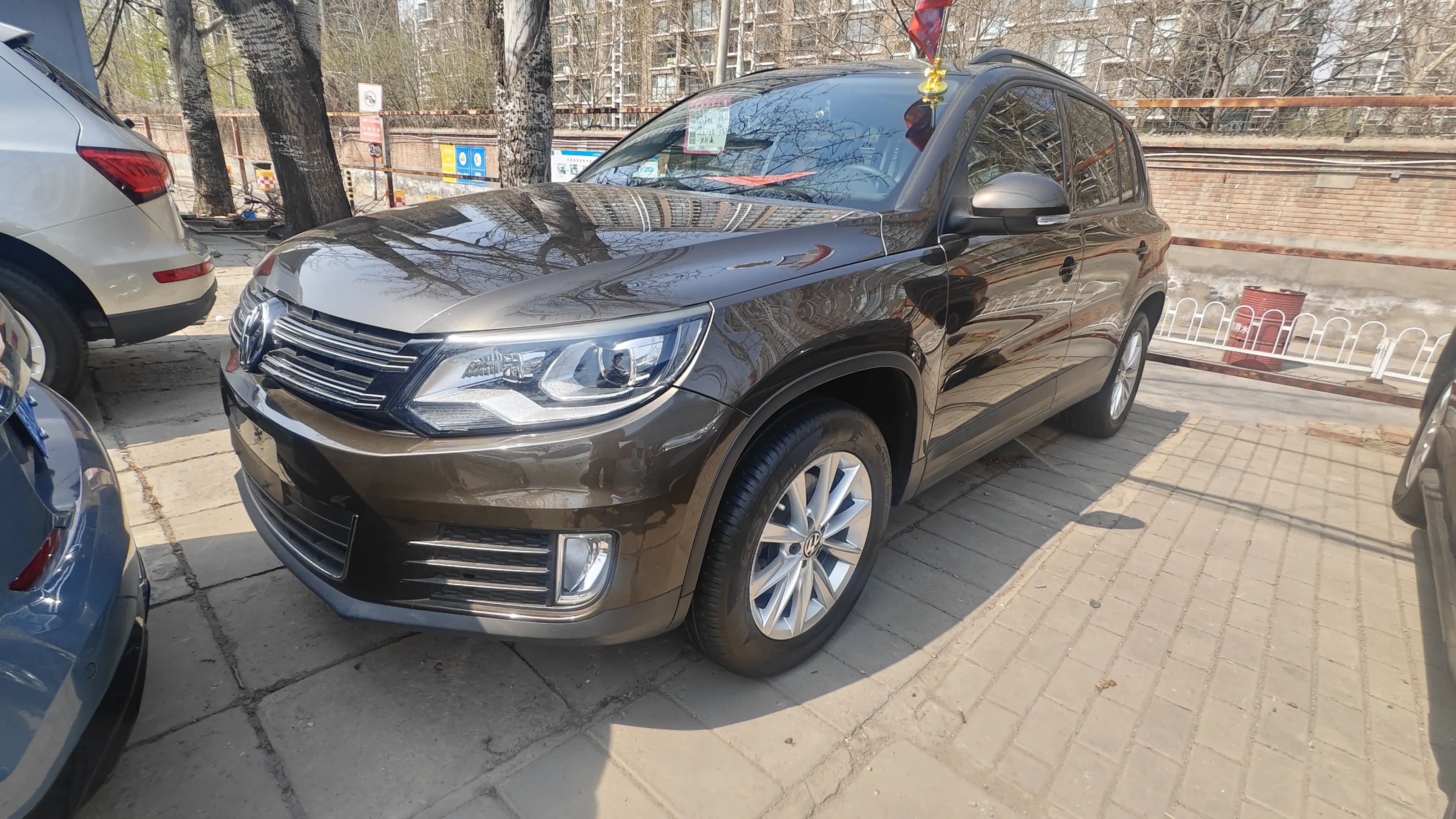 Volkswagen Tiguan (Tharu)