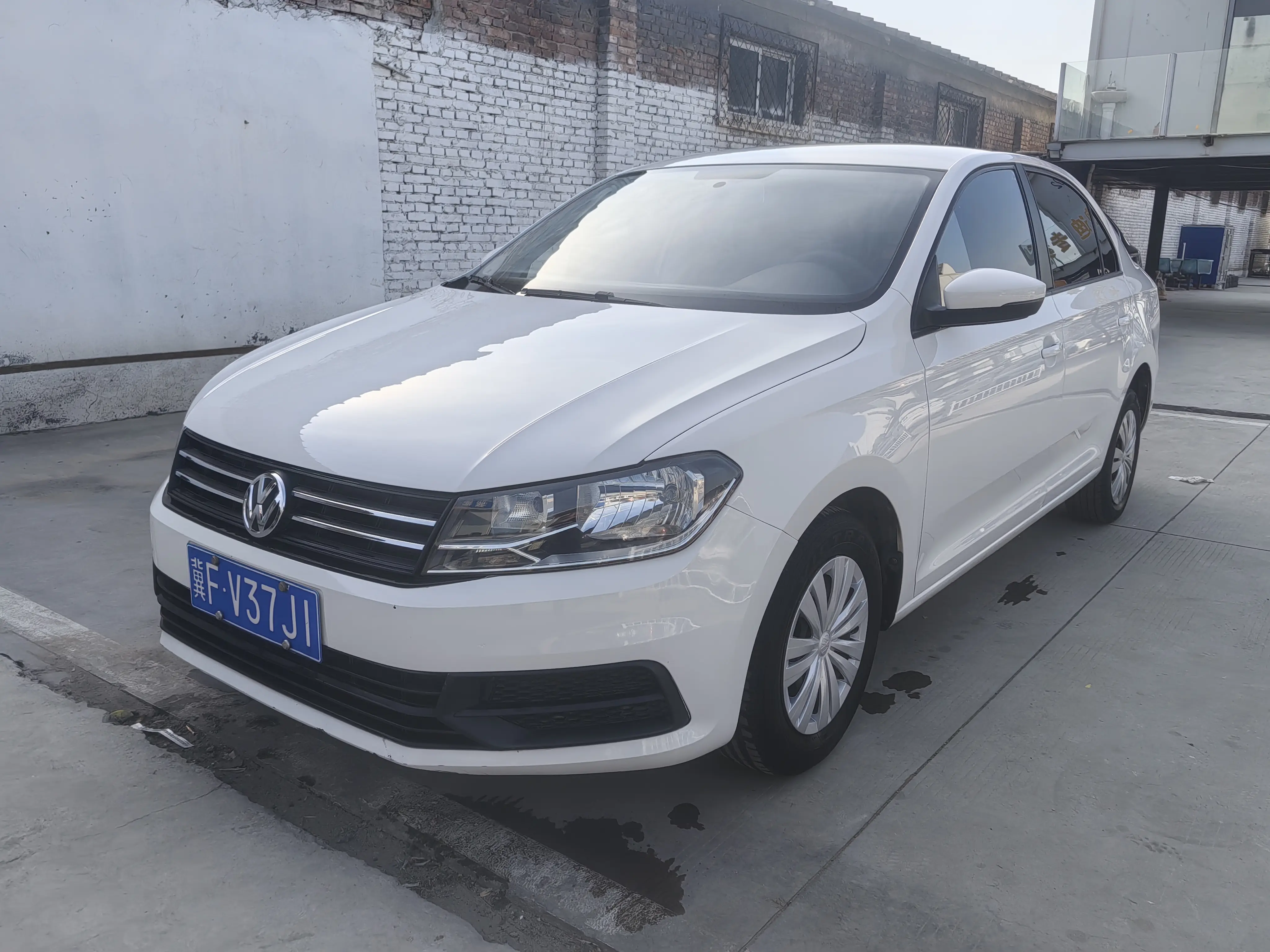 Volkswagen Santana  из Китая