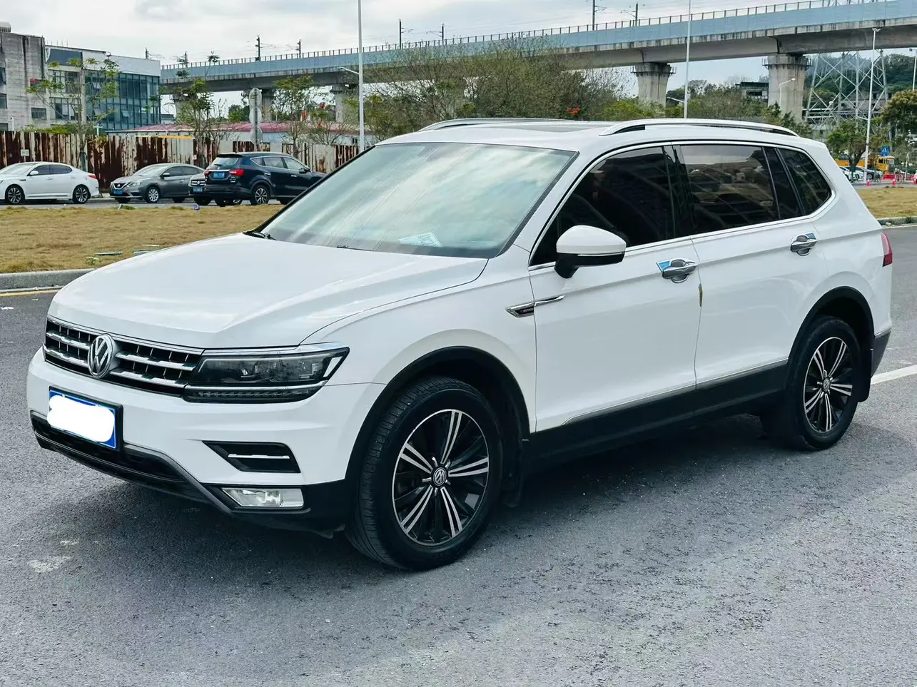 Volkswagen Tiguan L