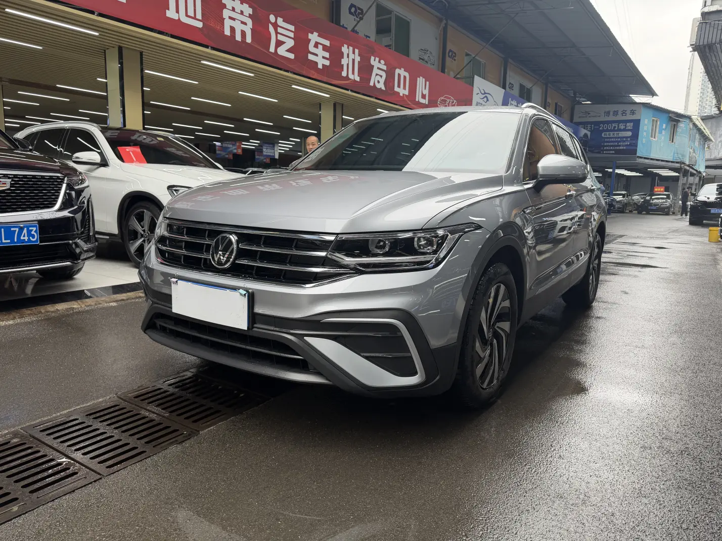 Volkswagen Tiguan L