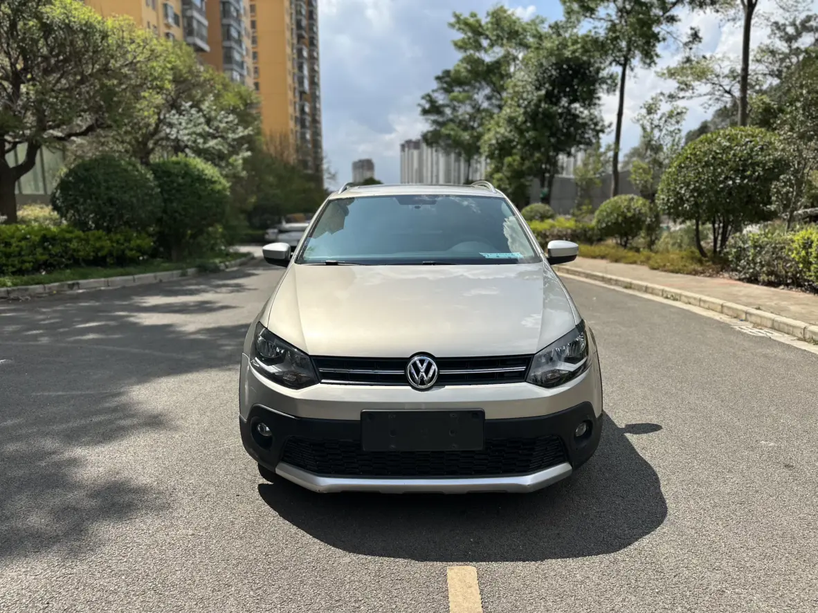 Volkswagen Polo  из Китая