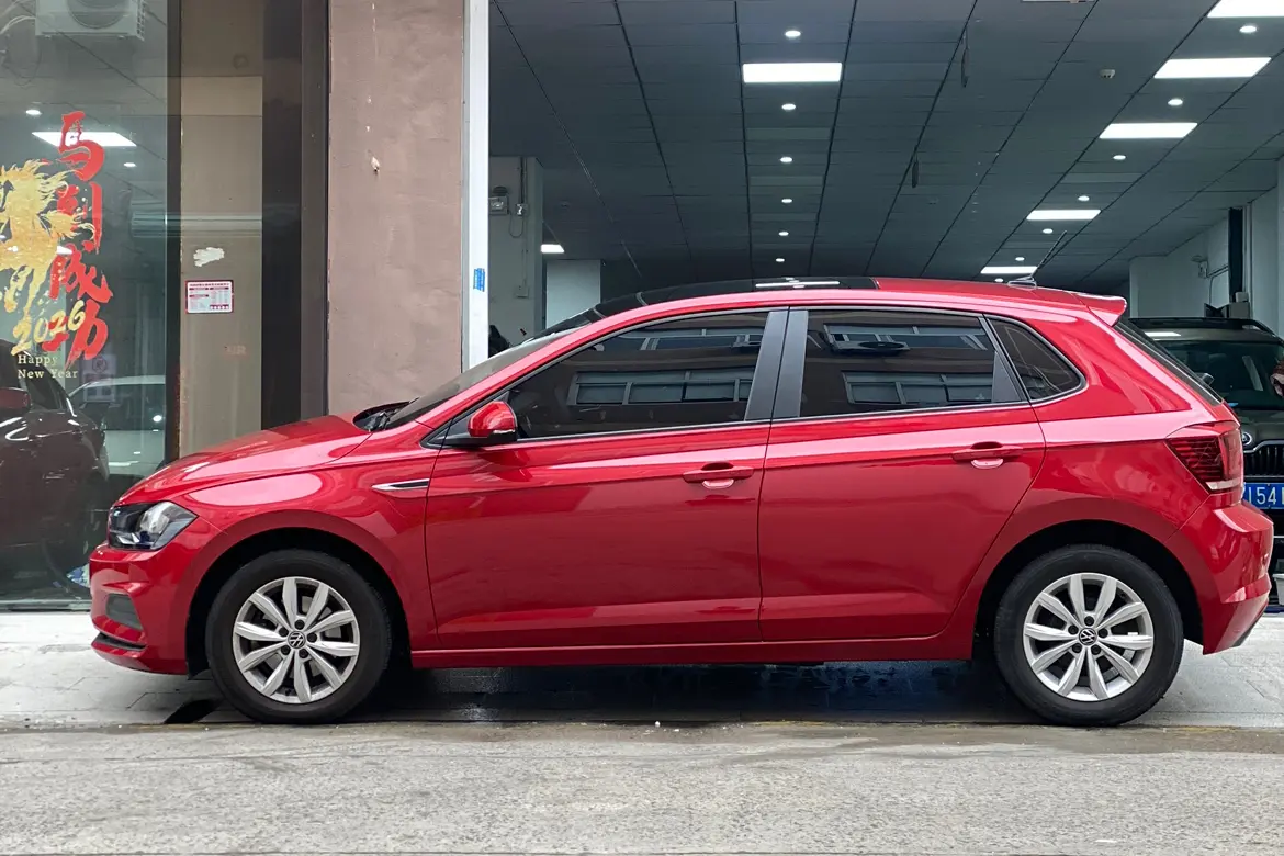 Volkswagen Polo  из Китая