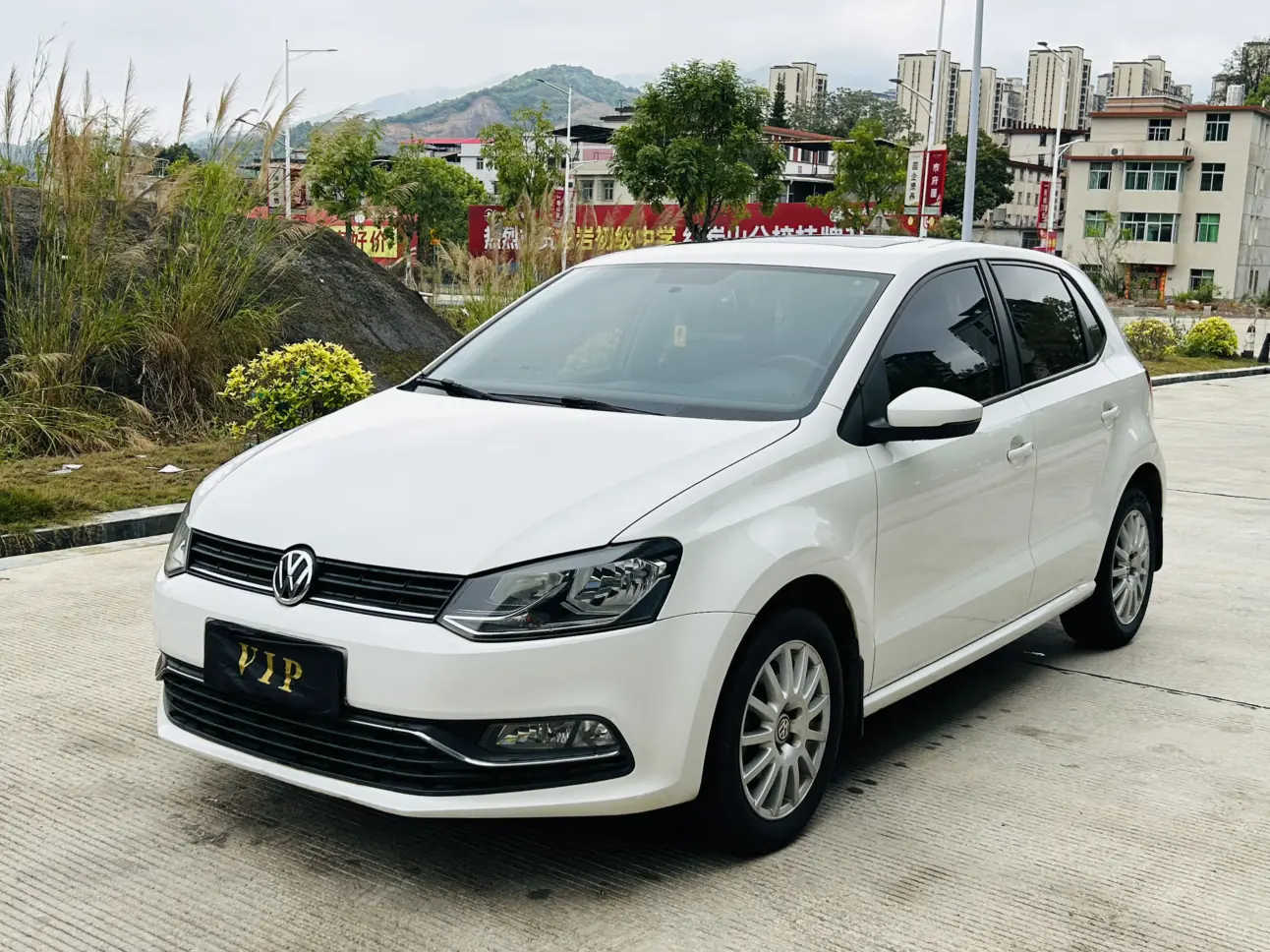 Volkswagen Polo  из Китая