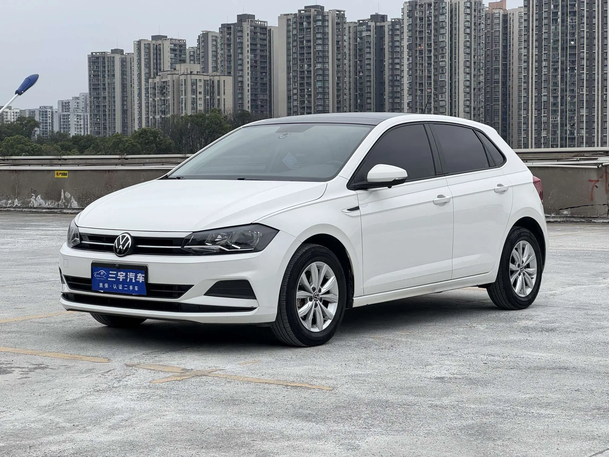 Volkswagen Polo  из Китая