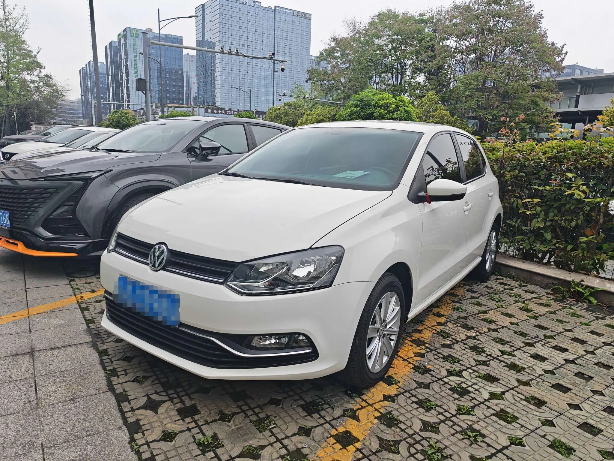 Volkswagen Polo  из Китая