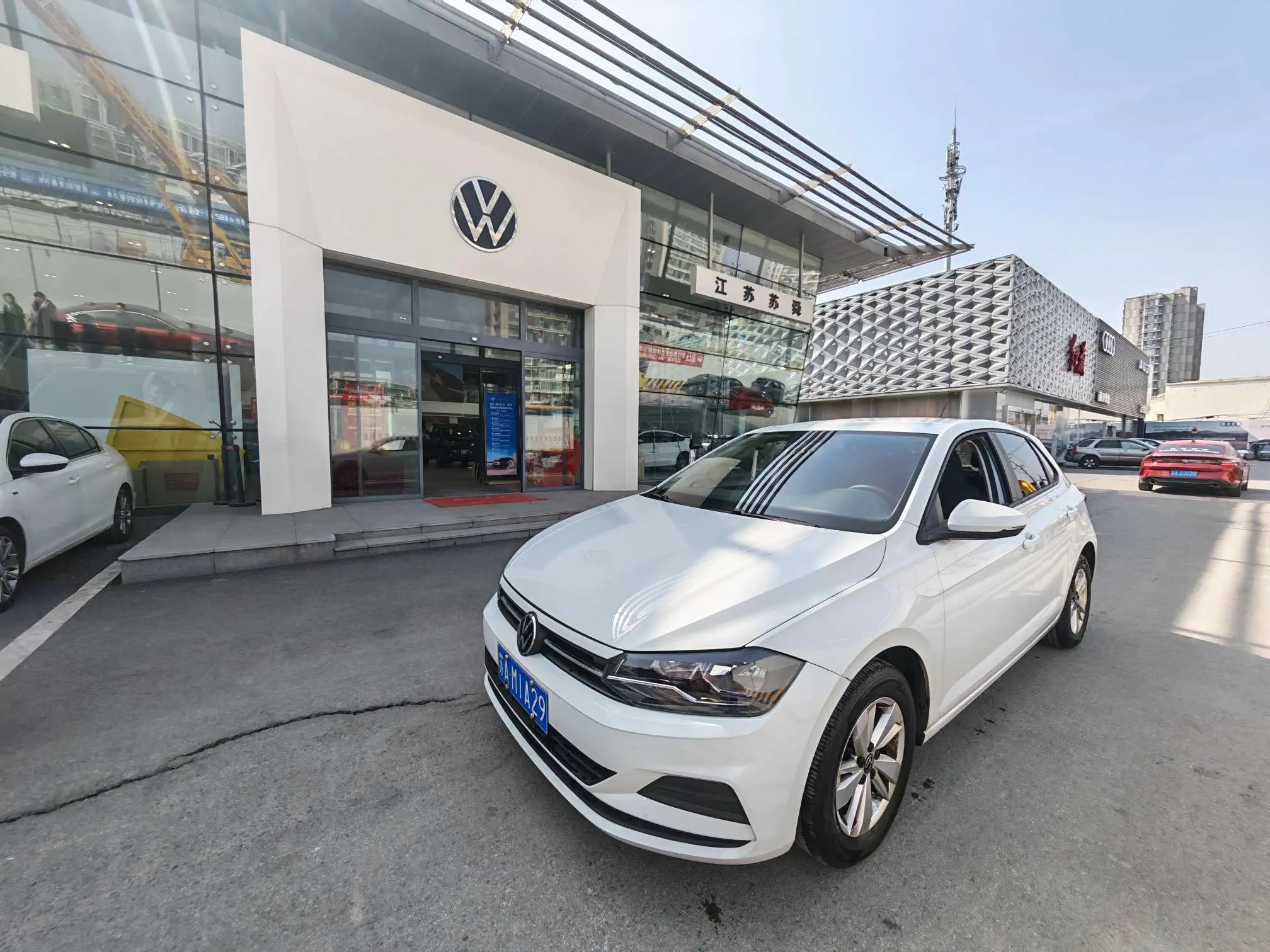 Volkswagen Polo  из Китая