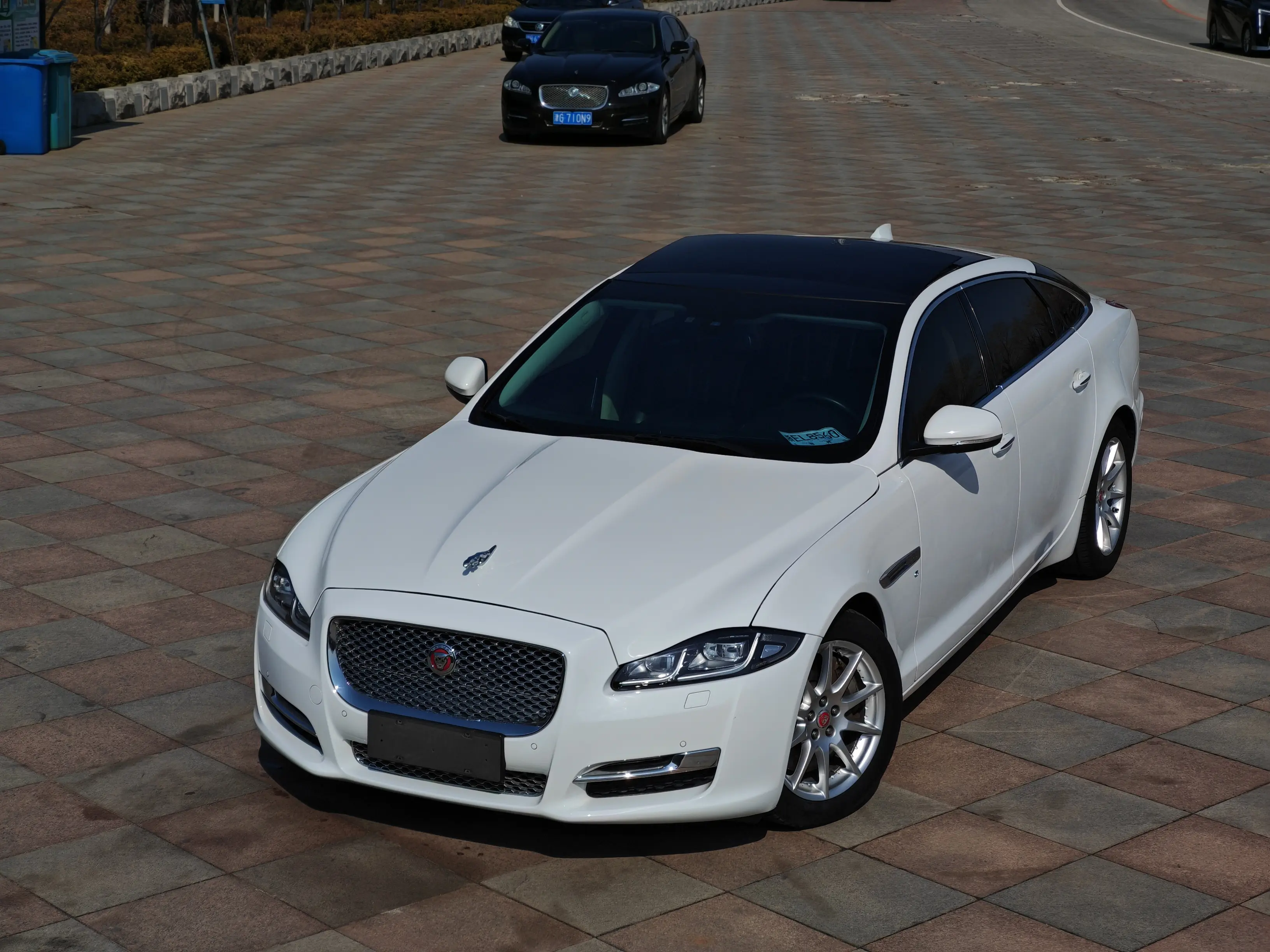 Jaguar XJ