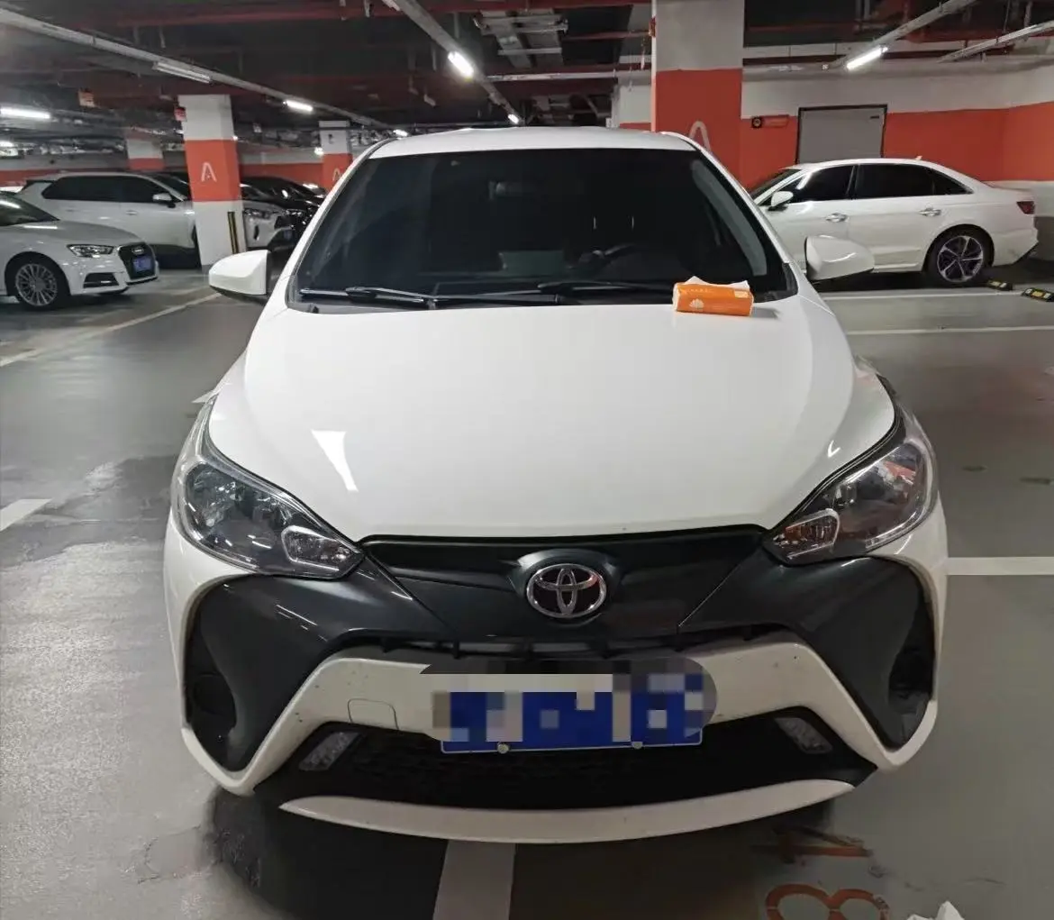 Toyota Yaris L  из Китая