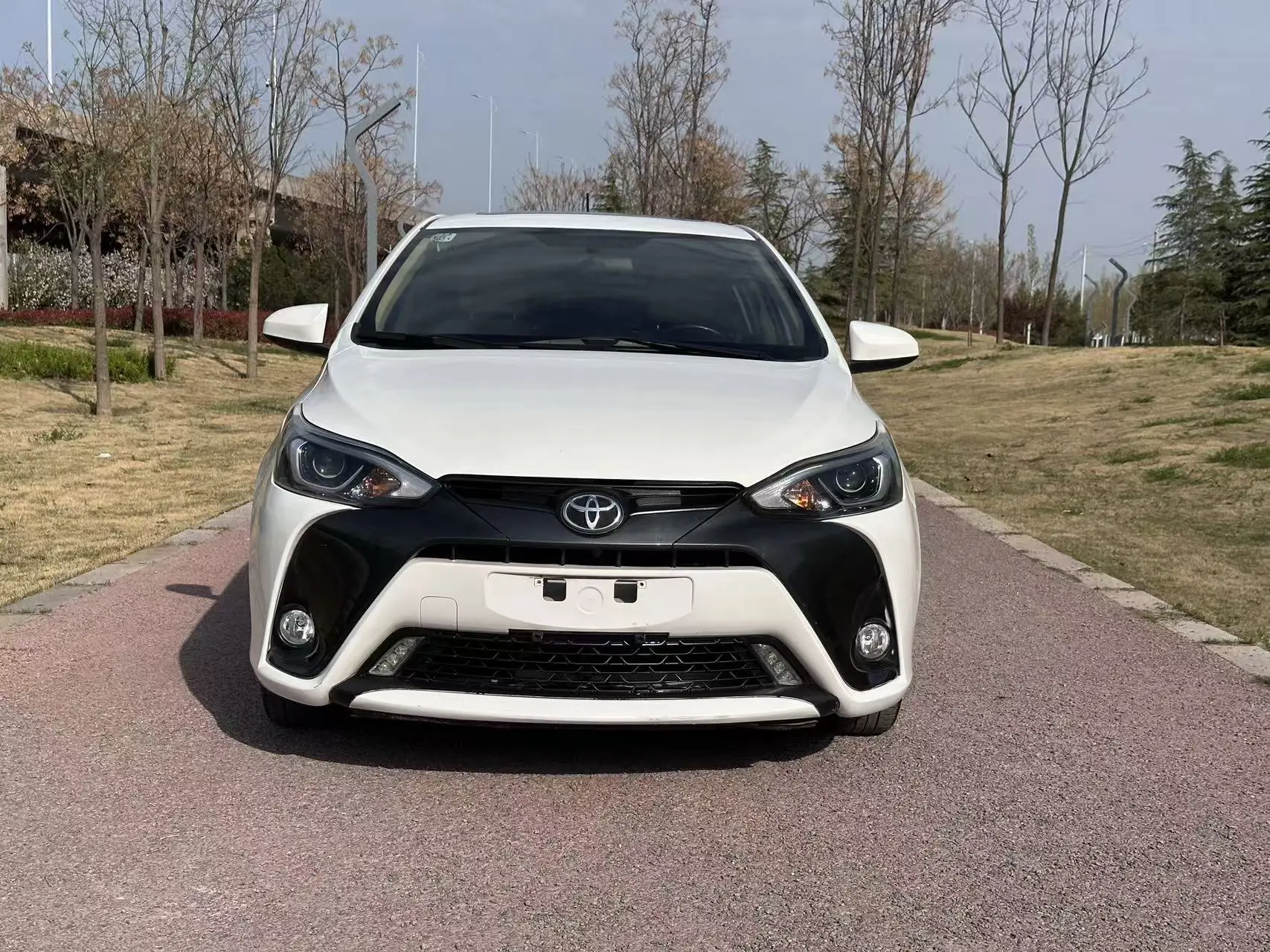 Toyota Yaris L  из Китая