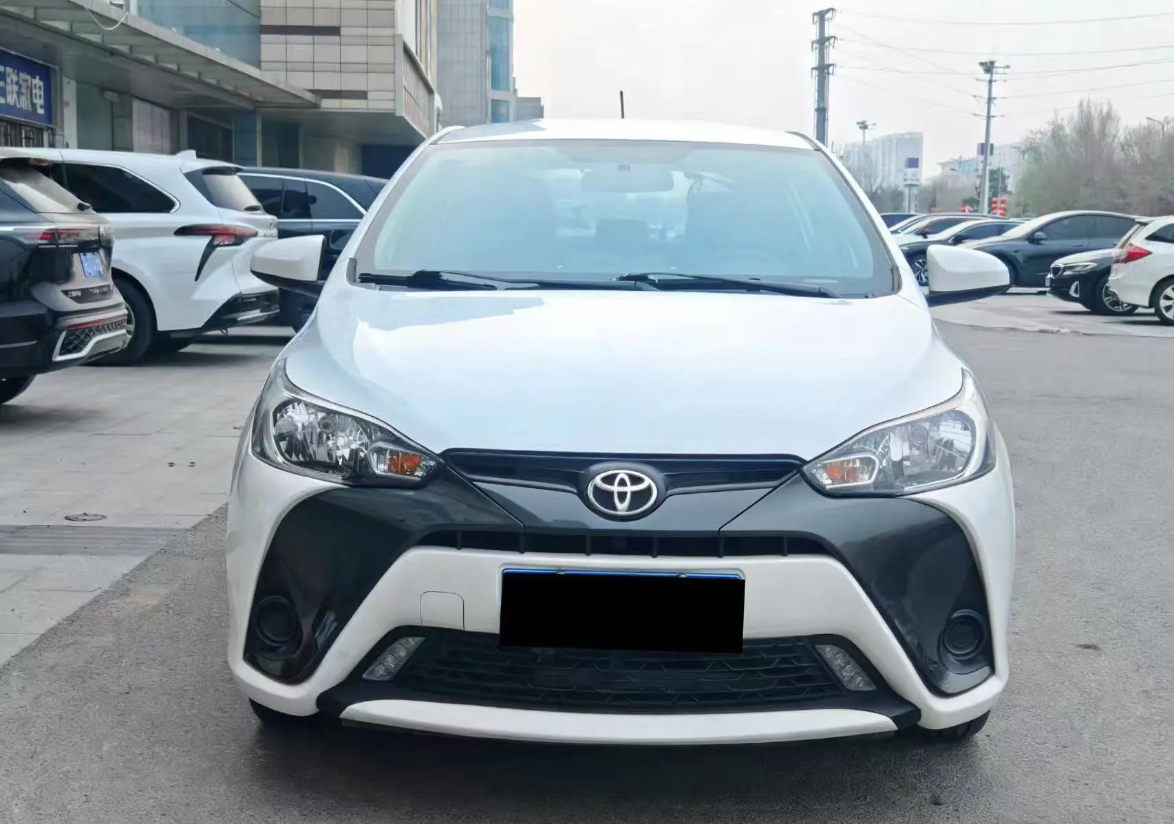 Toyota Yaris L  из Китая