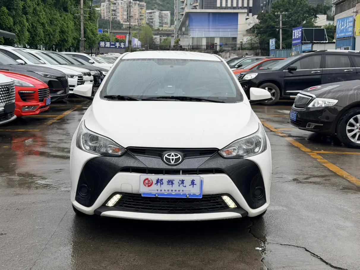 Toyota Yaris L  из Китая