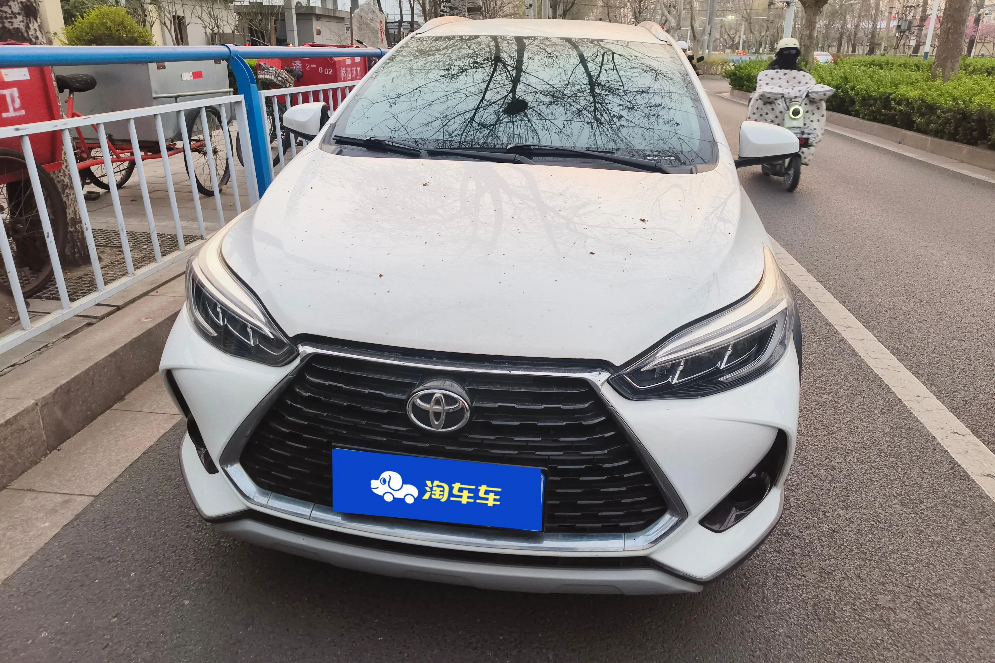 Toyota Yaris L  из Китая