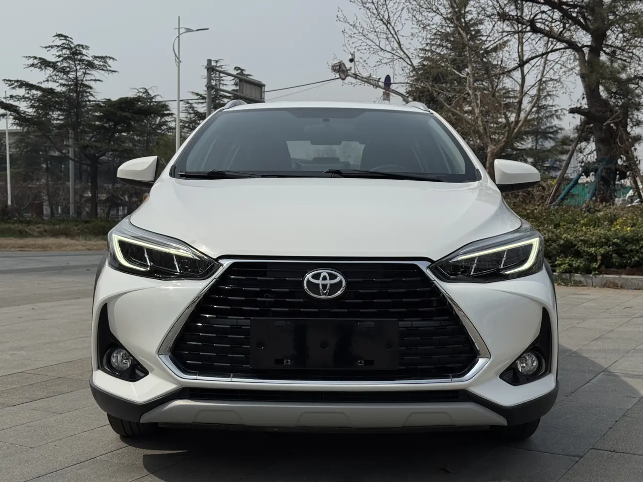 Toyota Yaris L  из Китая