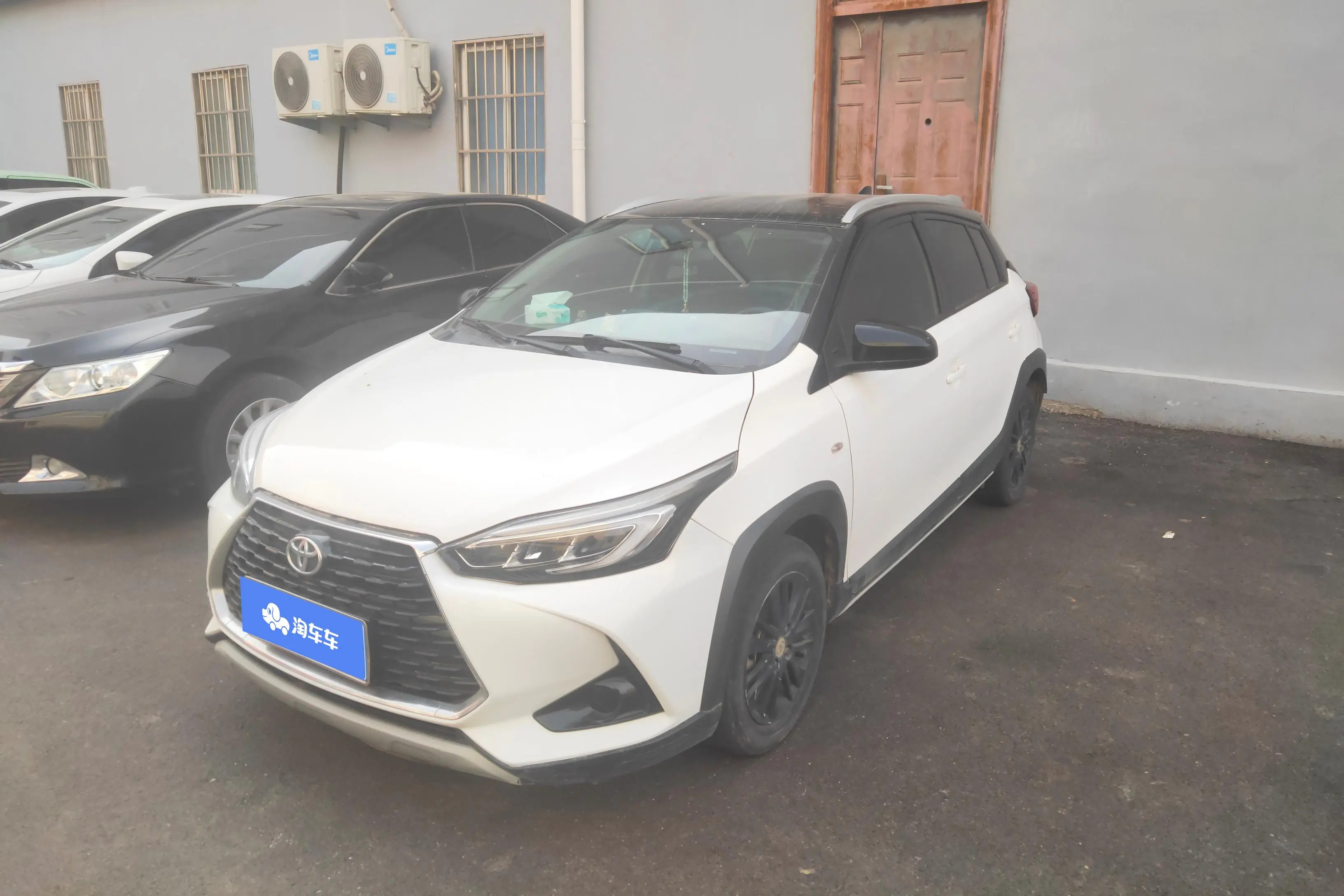 Toyota Yaris L  из Китая