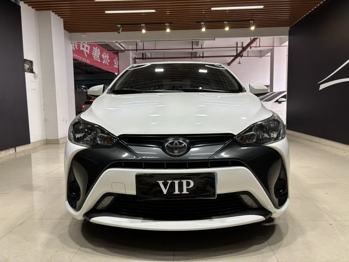Toyota Yaris L  из Китая