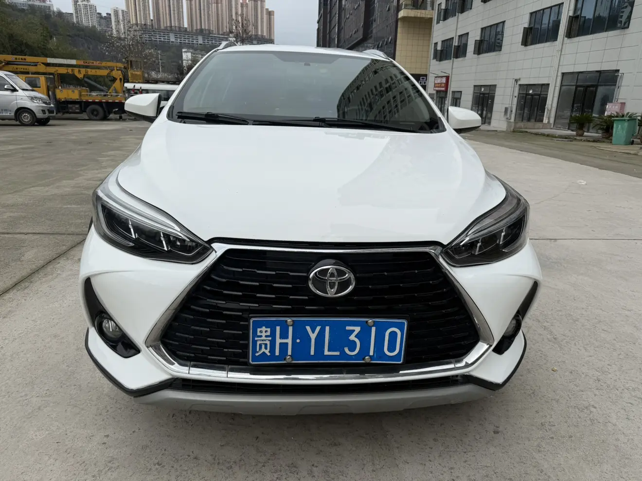 Toyota Yaris L  из Китая