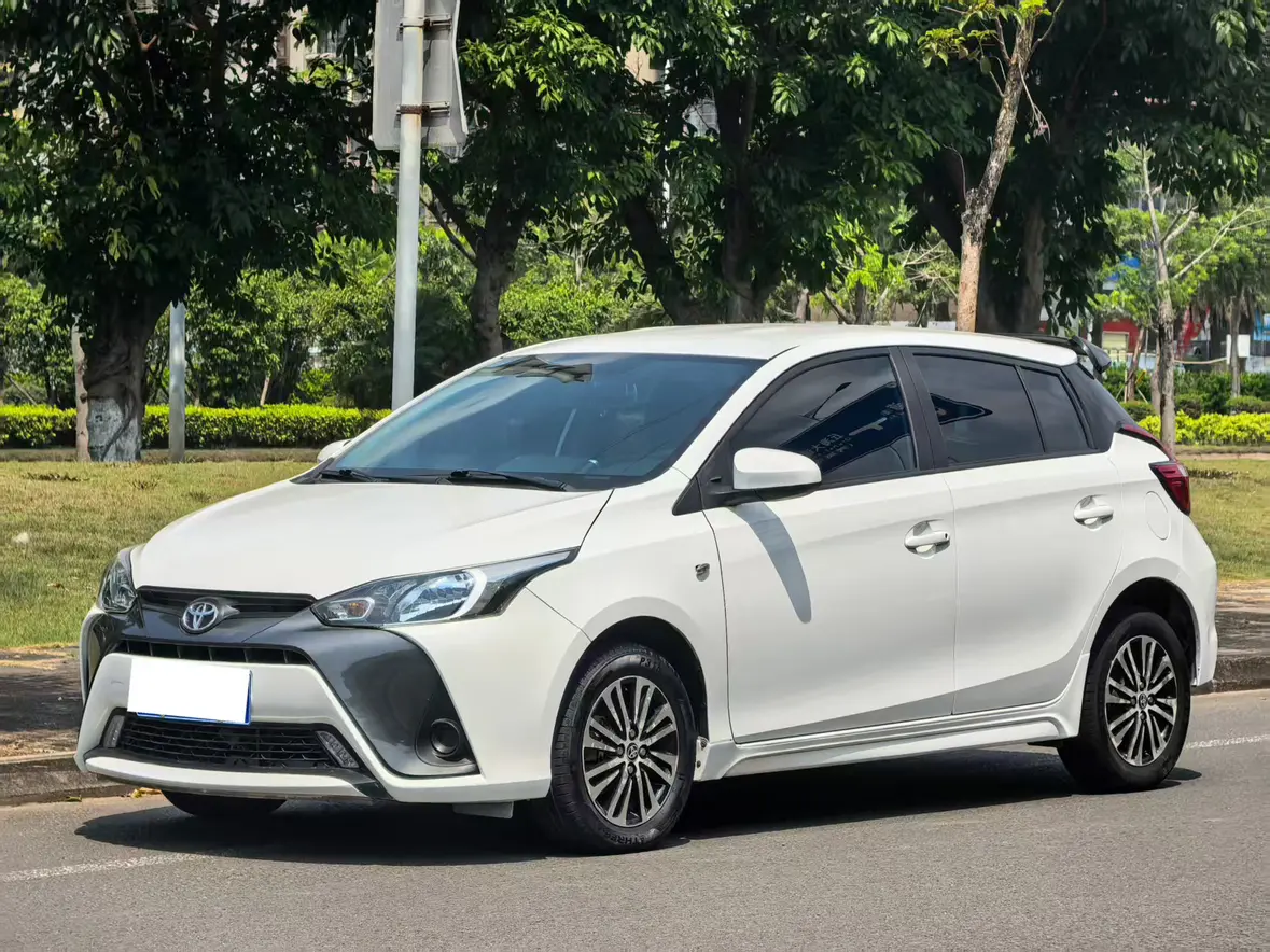 Toyota Yaris L  из Китая