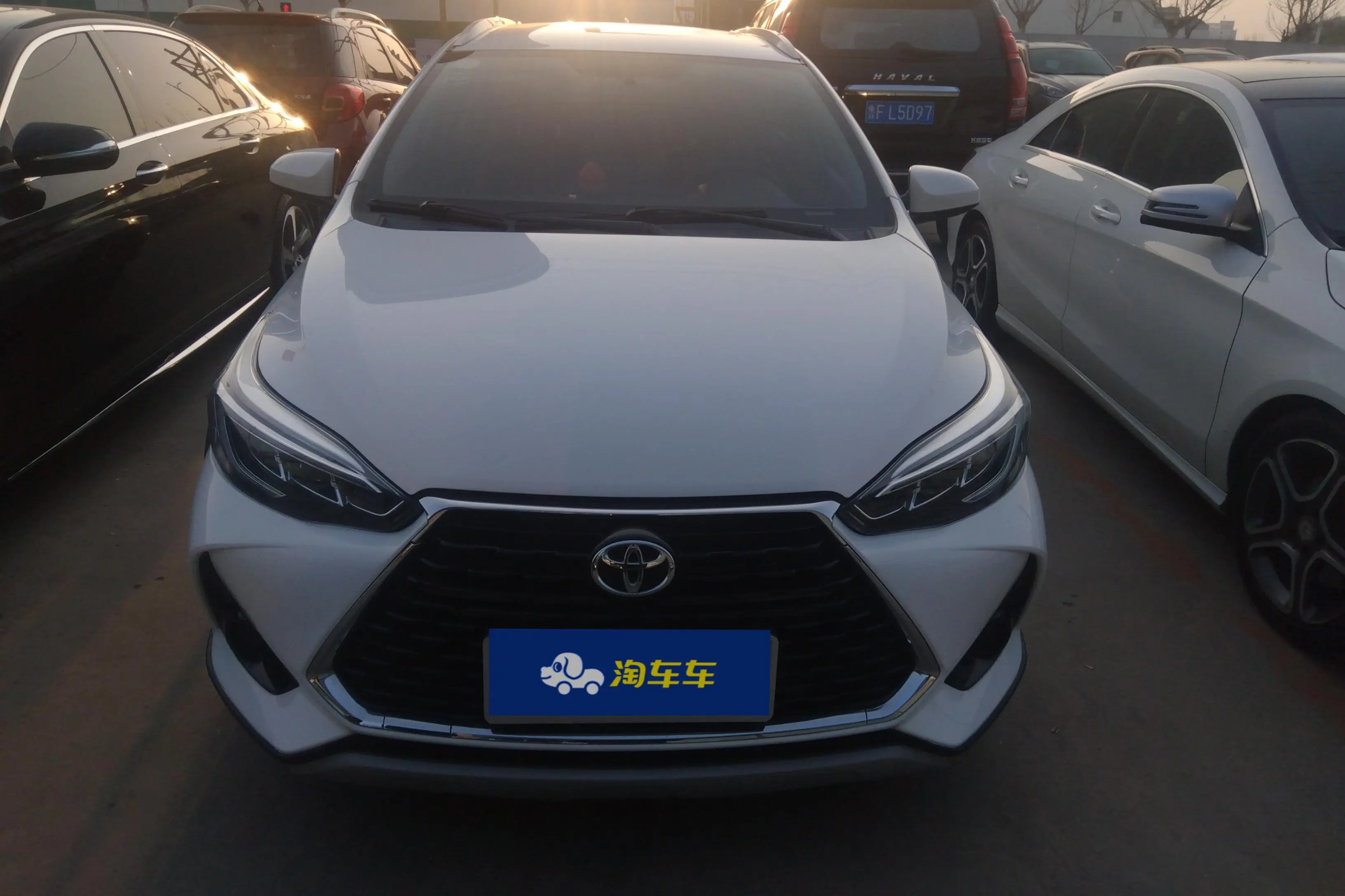 Toyota Yaris L  из Китая