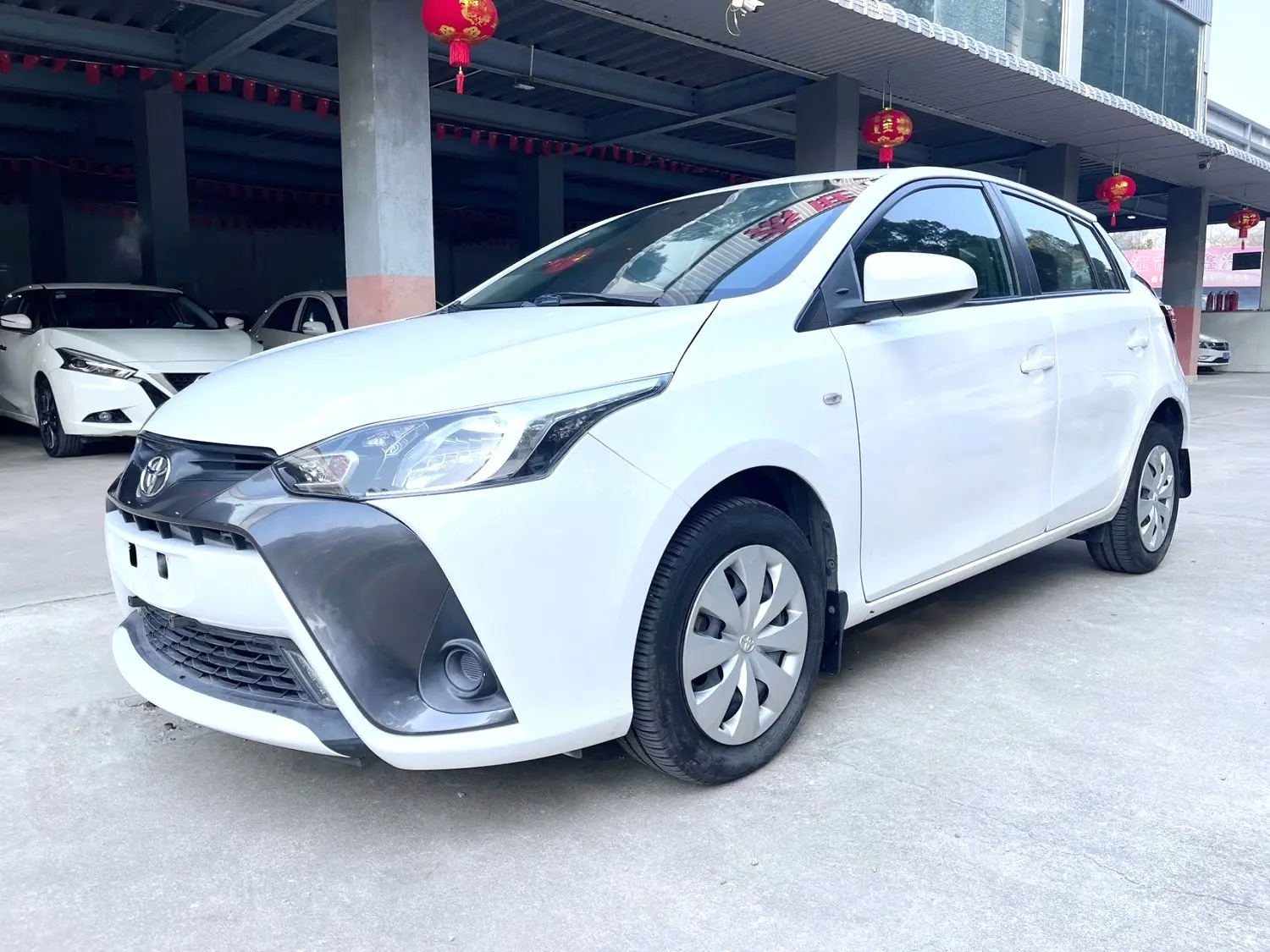 Toyota Yaris L  из Китая