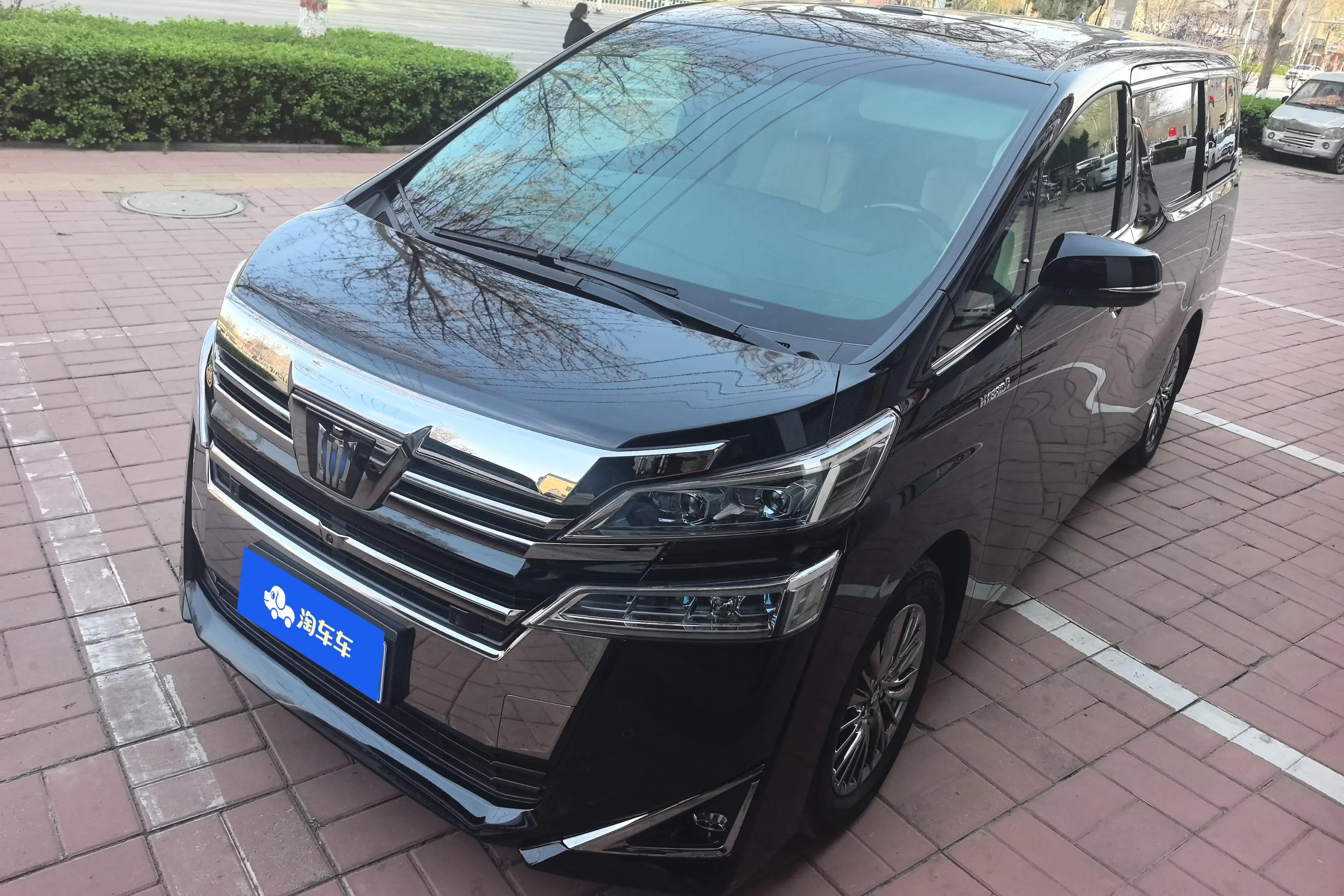 Toyota Crown Wellfire