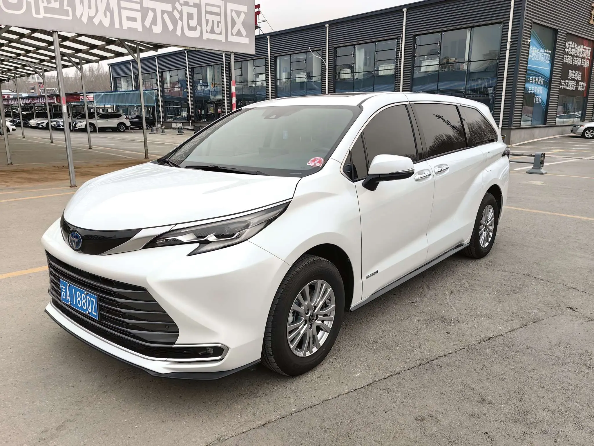 Toyota Sienna  из Китая