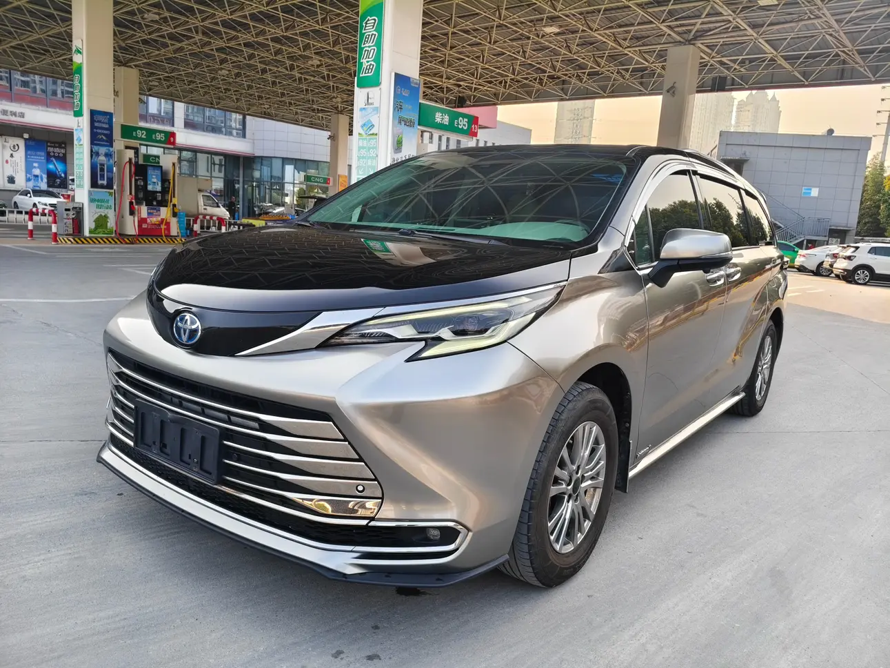 Toyota Sienna  из Китая