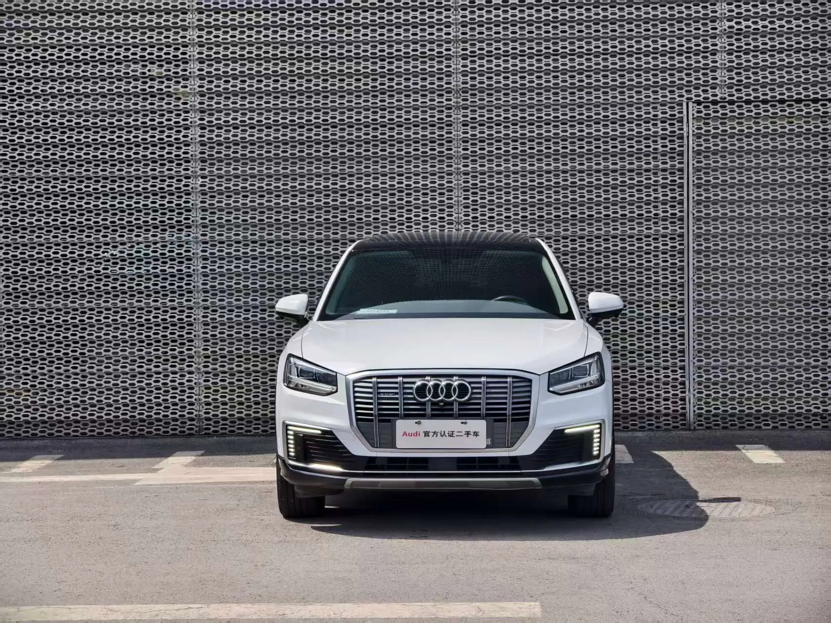 Audi Q2L e-tron  из Китая