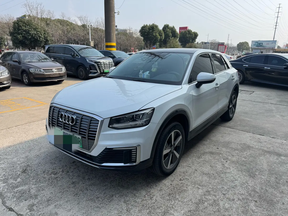 Audi Q2L e-tron  из Китая