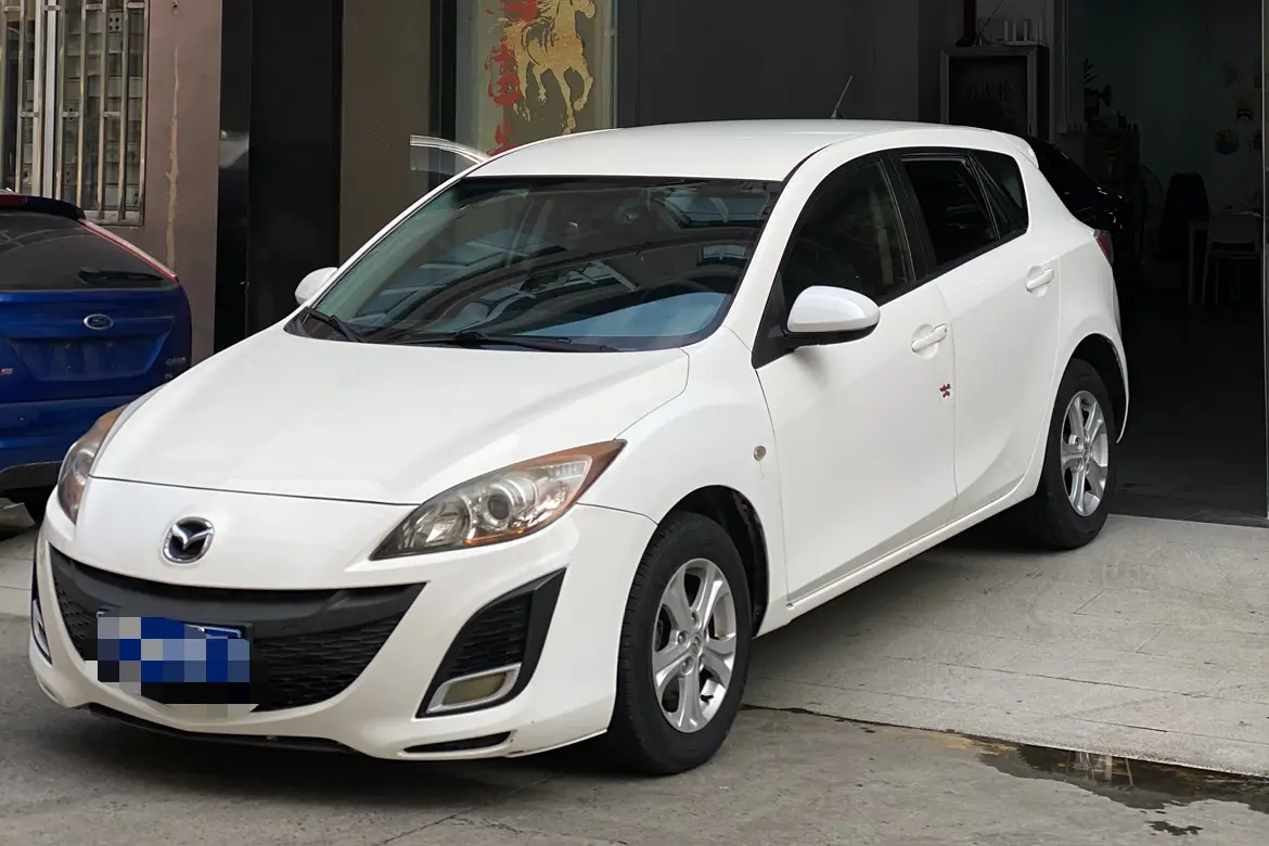 Mazda Axela (Mazda3)  из Китая